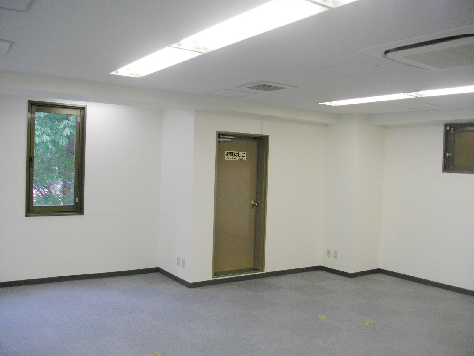 オフィス室内参考画像