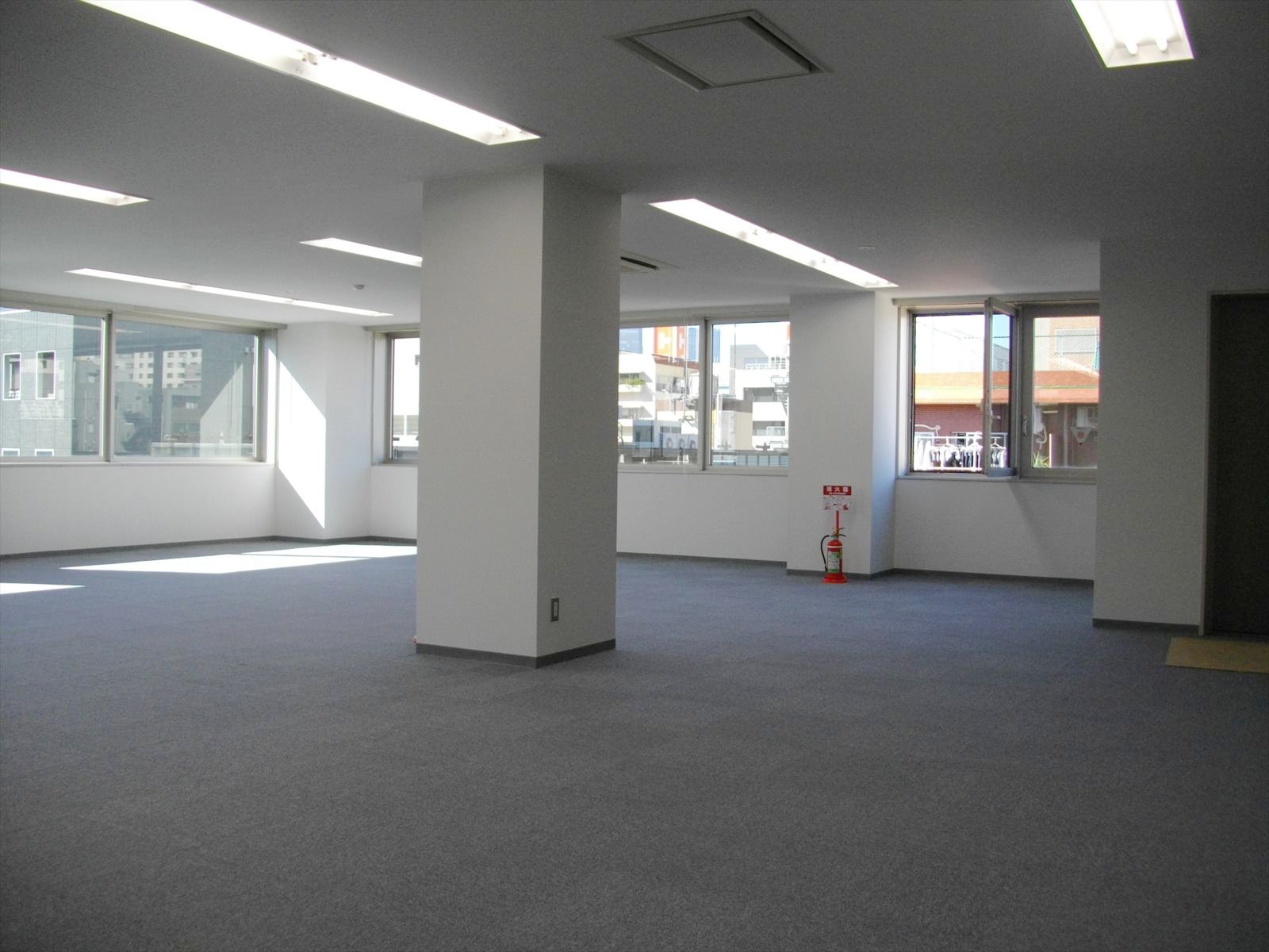 オフィス室内参考画像