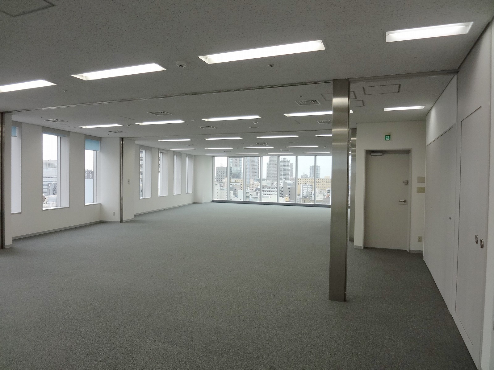 オフィス室内参考画像