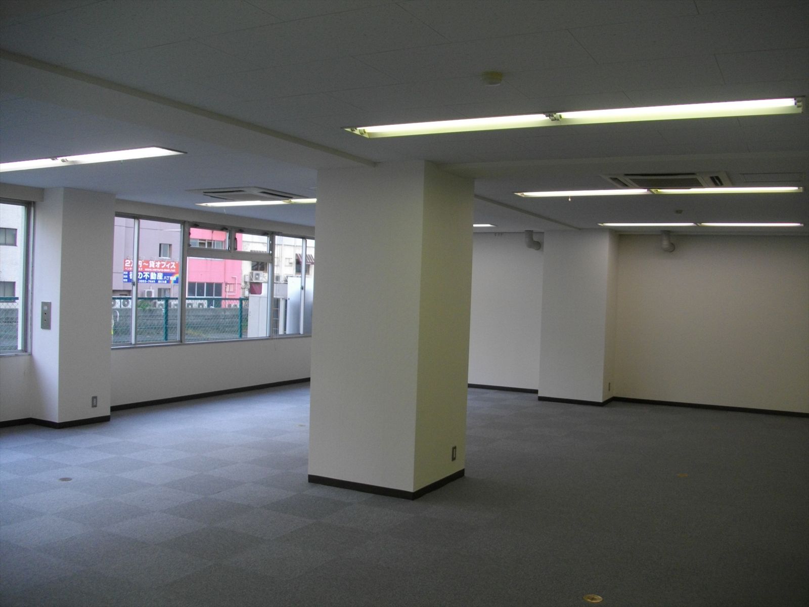 入退室口は2箇所
