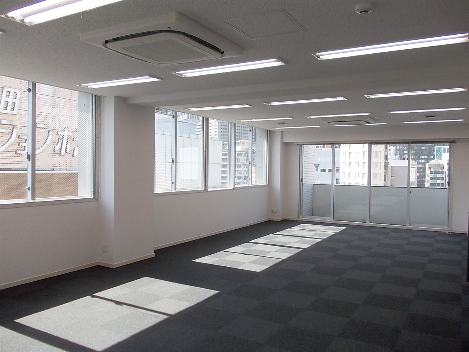 オフィス室内参考画像(※9階)