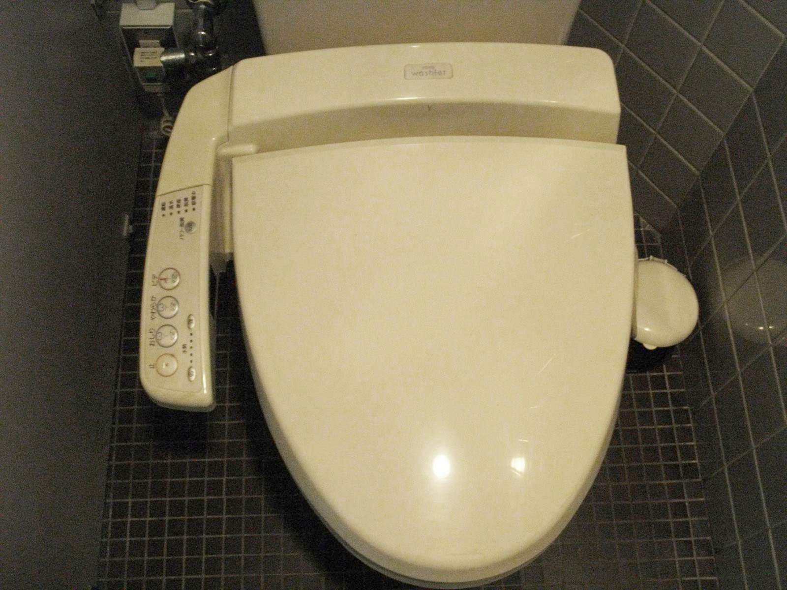ウォシュレット付きトイレ