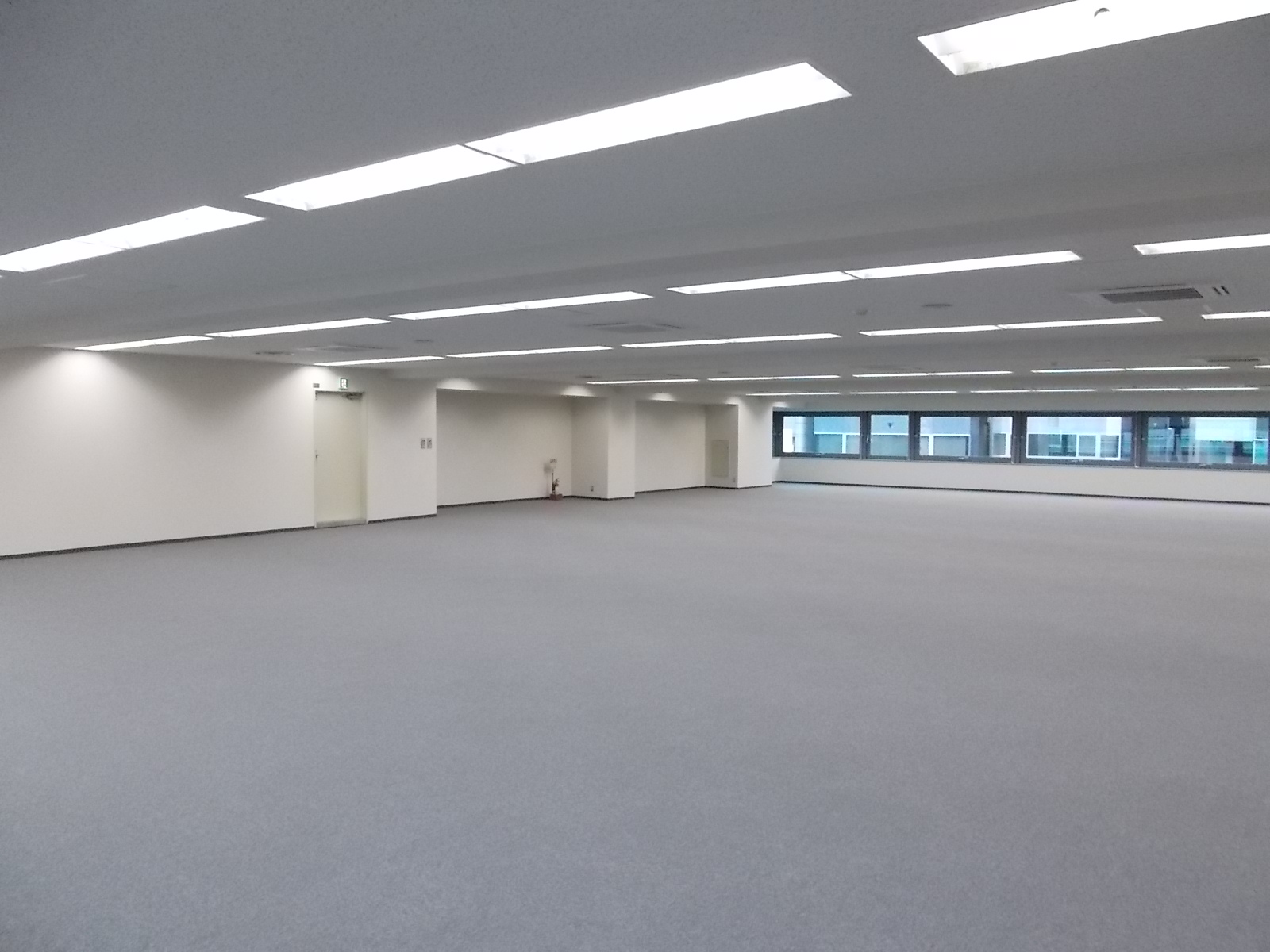 オフィス室内参考画像