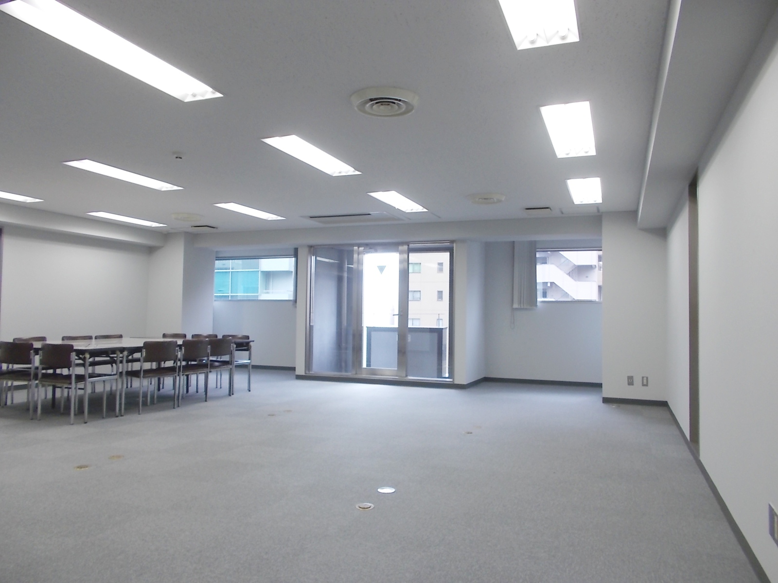 オフィス室内参考画像