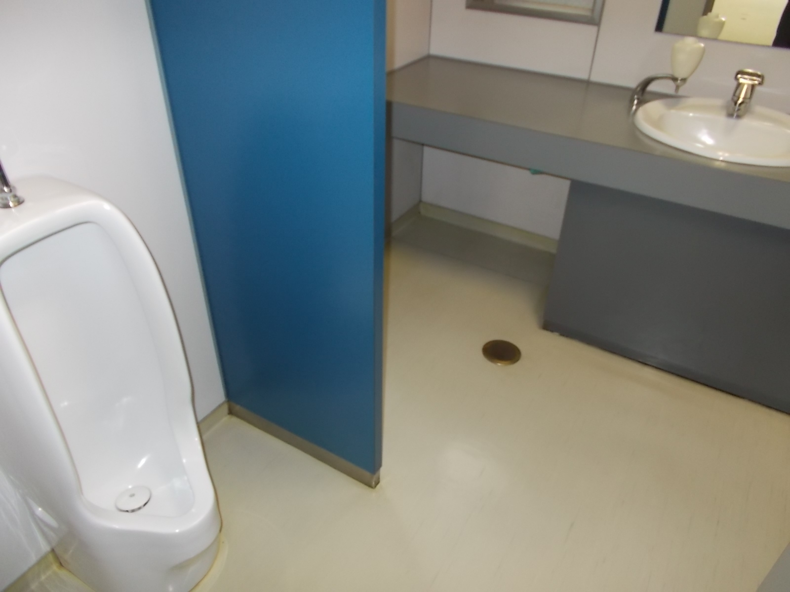 男性用トイレ