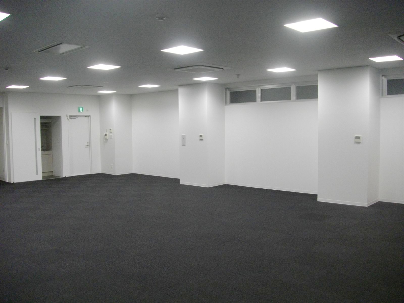 オフィス室内参考画像