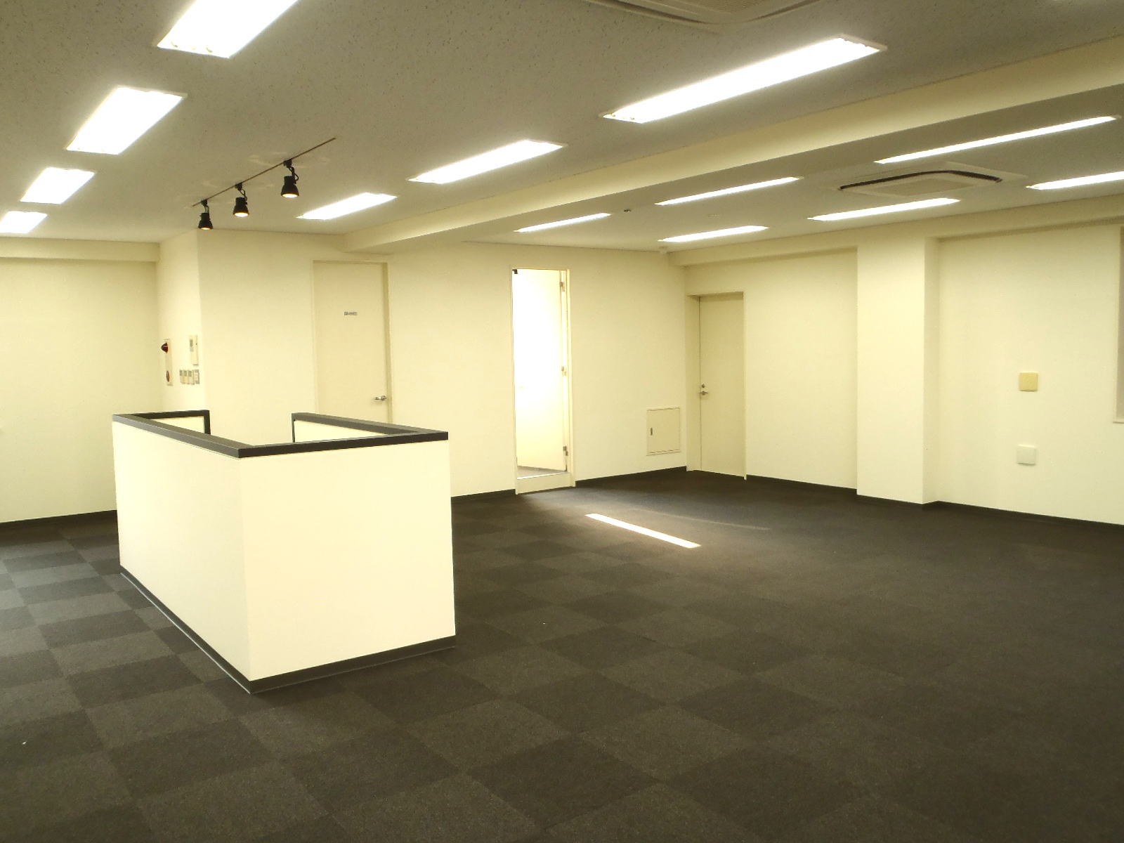 オフィス室内参考画像（最上階）