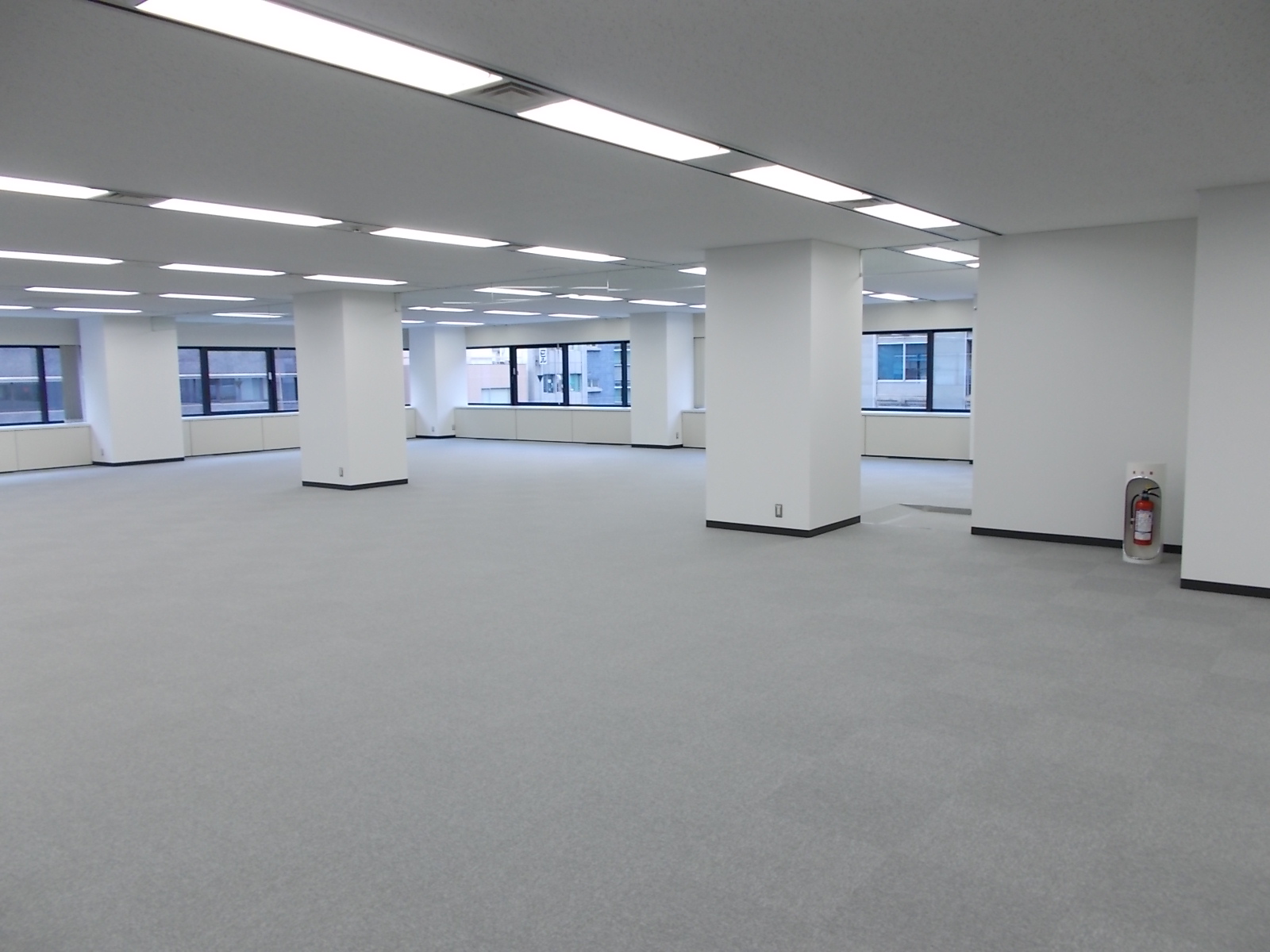 オフィス室内参考画像