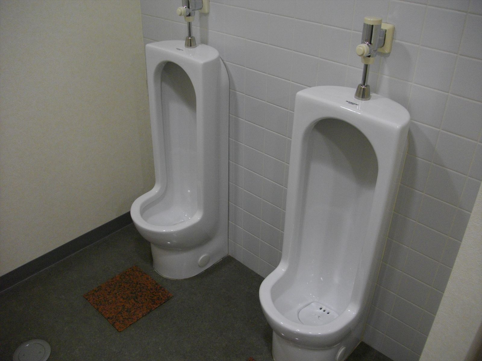 男子用トイレ