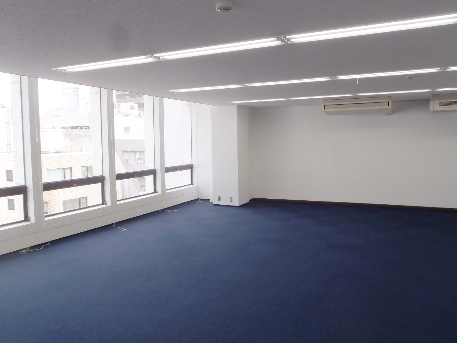 オフィス室内参考画像
