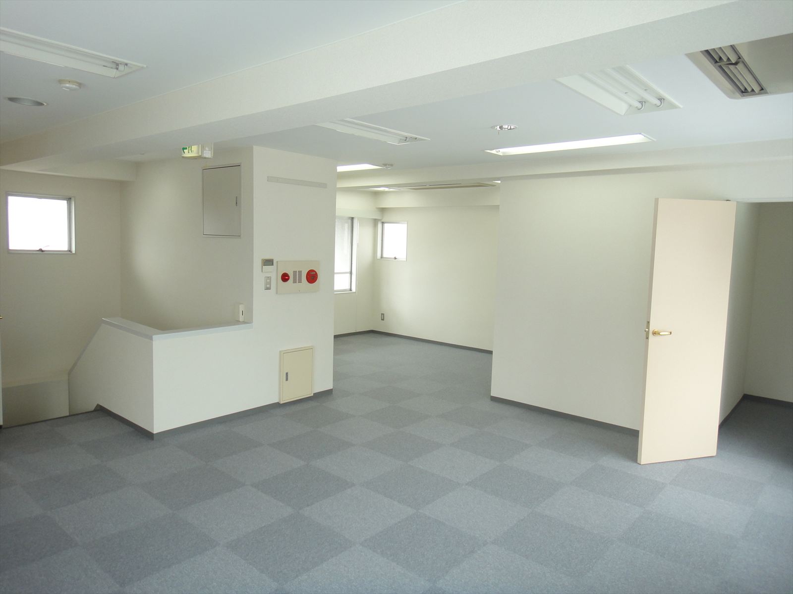 貸室奥から見た様子