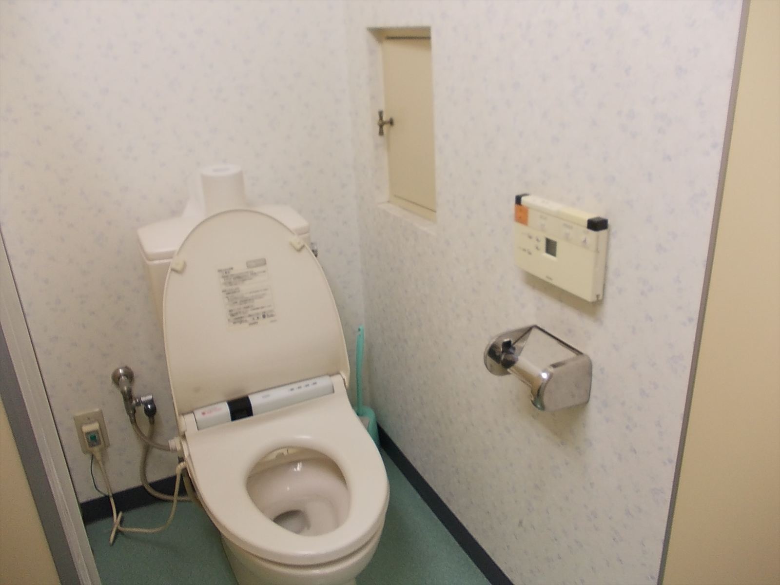 トイレは最新式