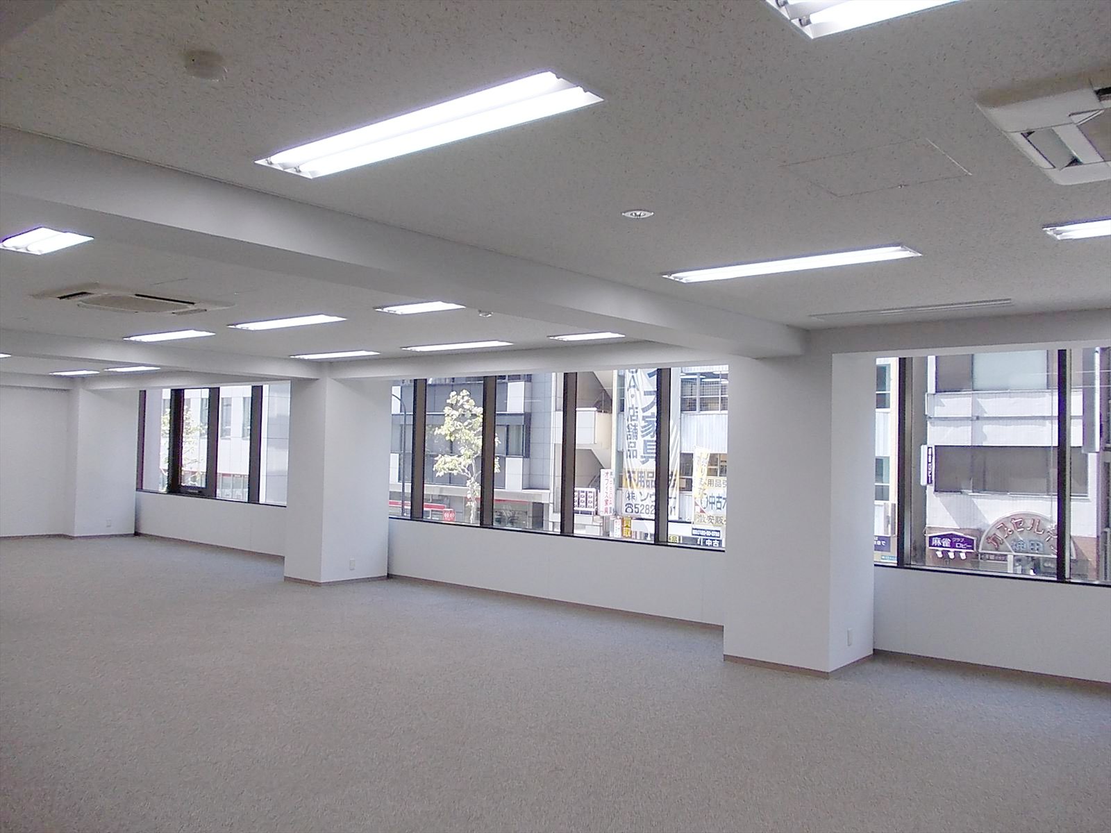 オフィス室内参考画像