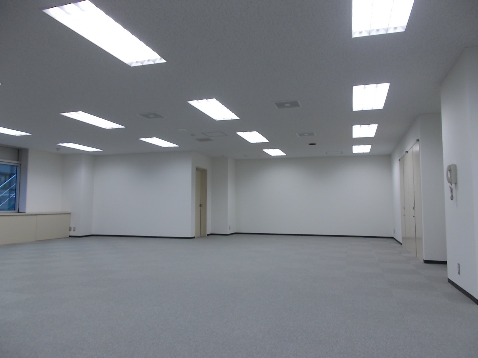 オフィス室内参考画像