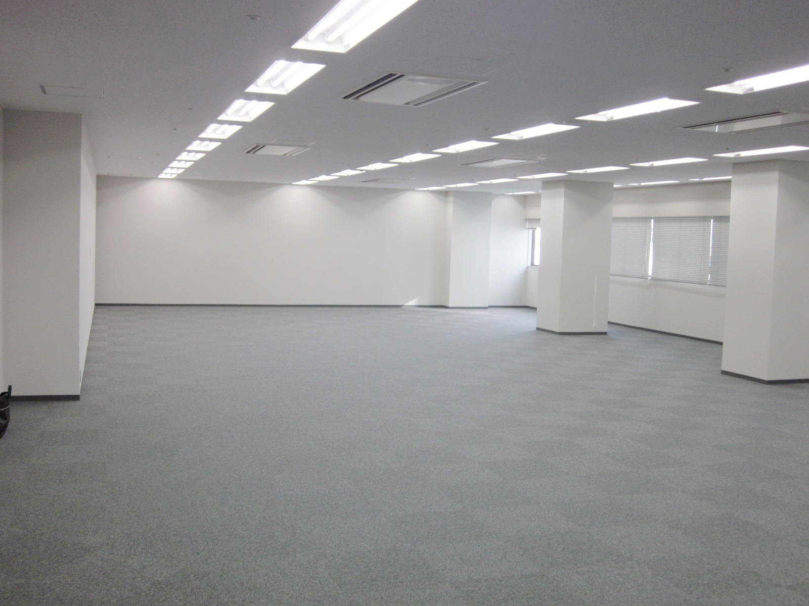 オフィス室内参考画像