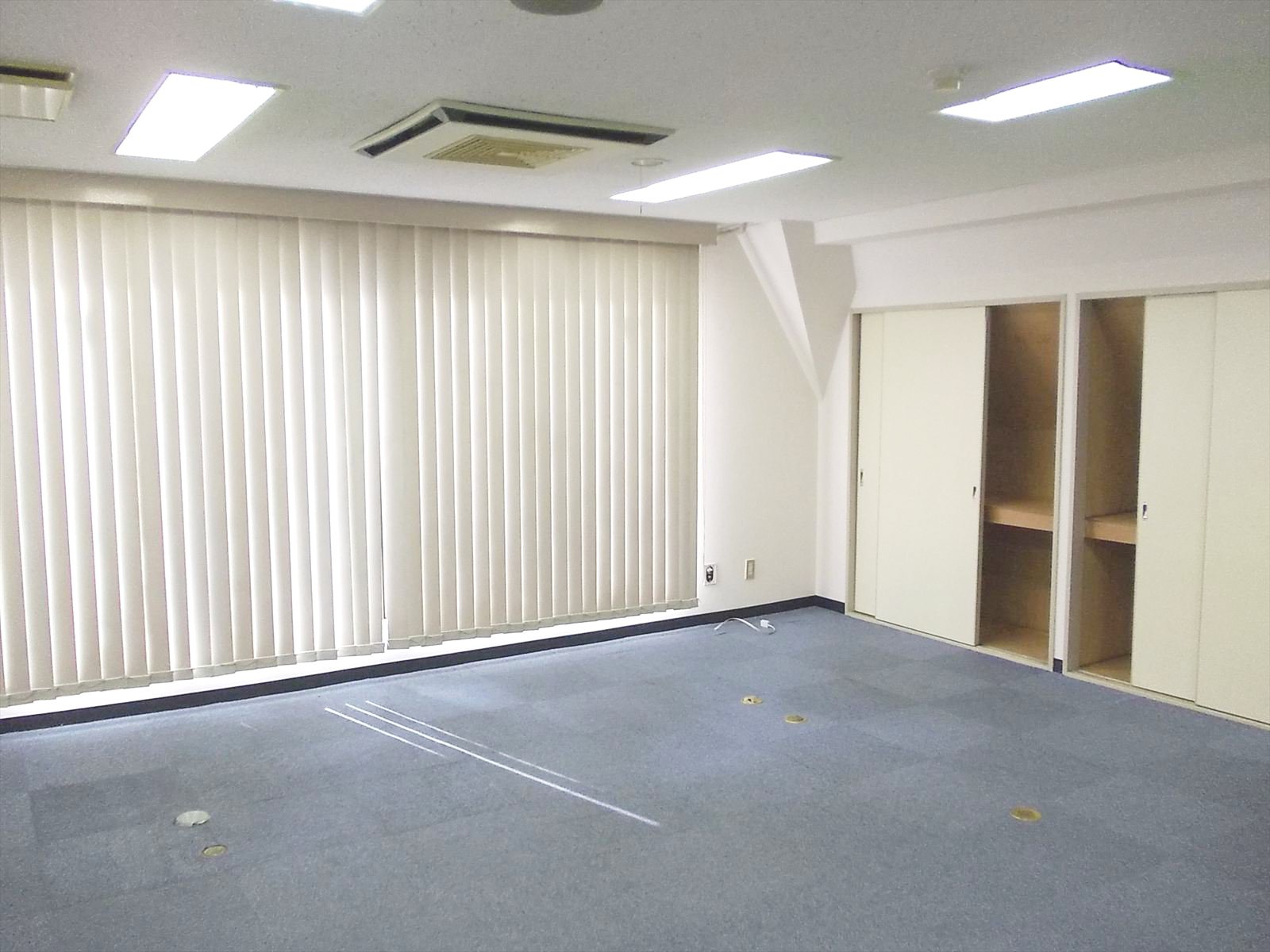 オフィス室内参考画像