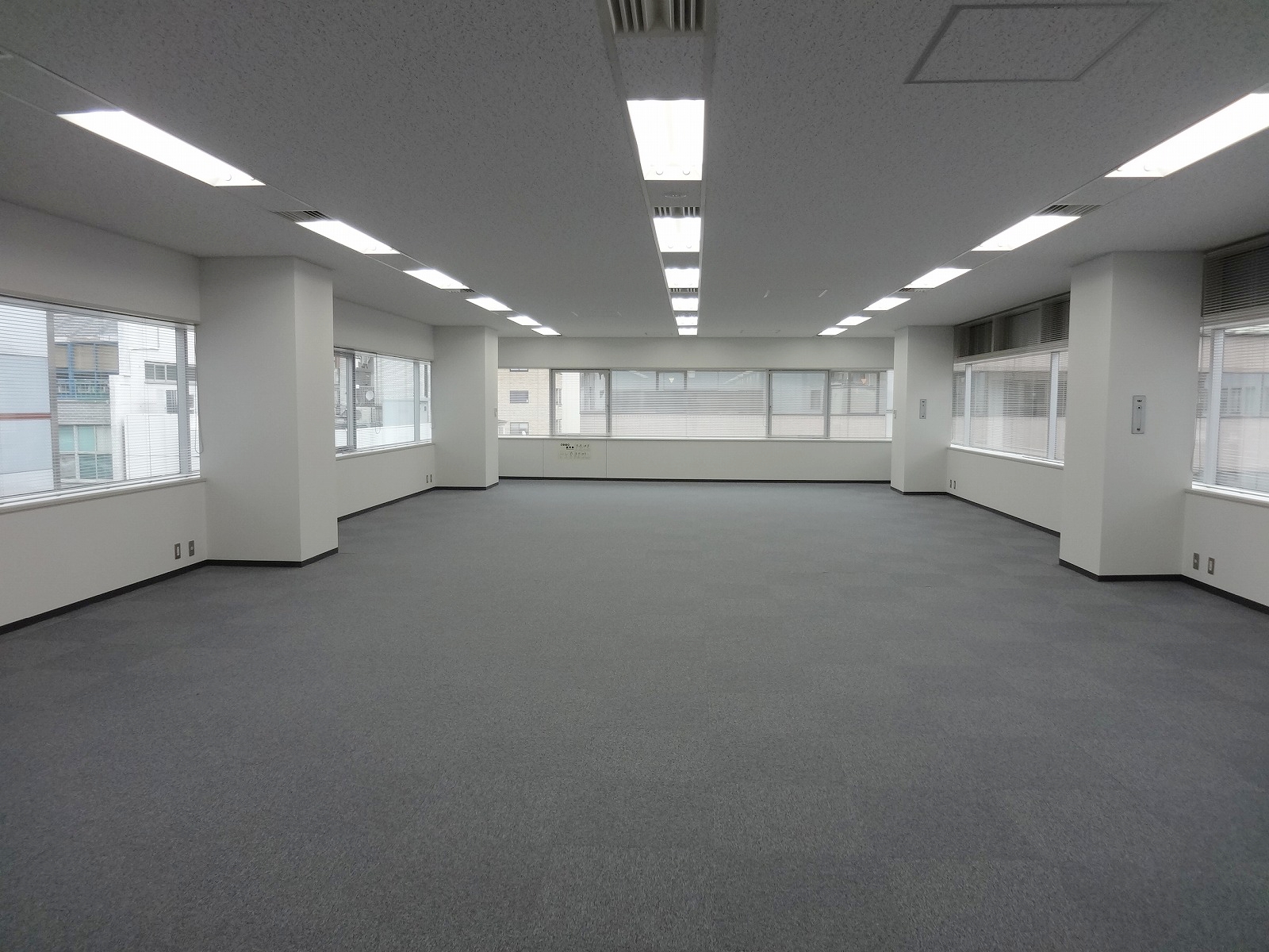 オフィス室内参考画像