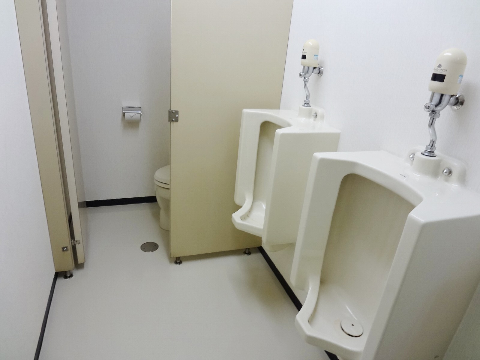 男性用トイレ