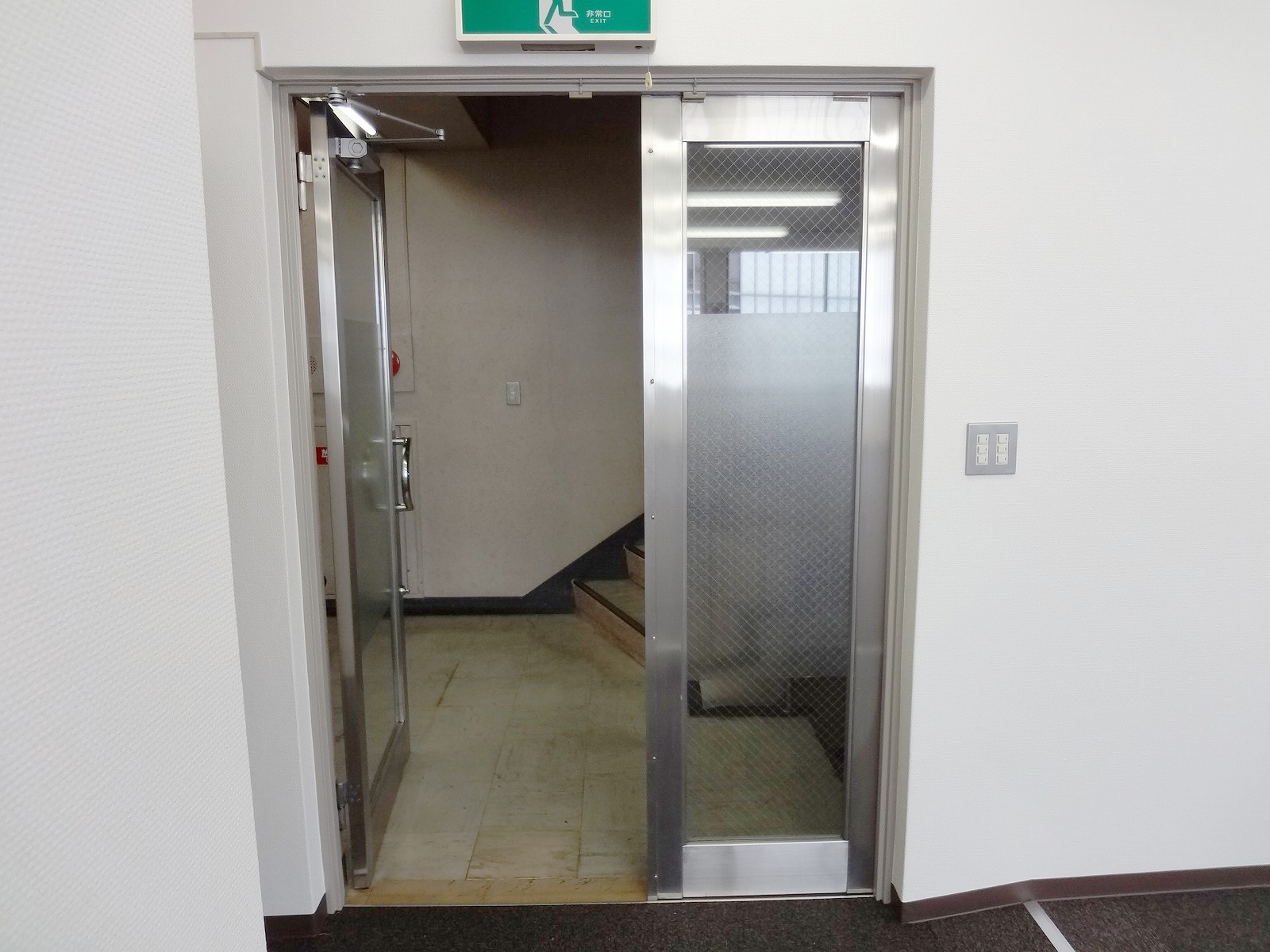 室内出入り口