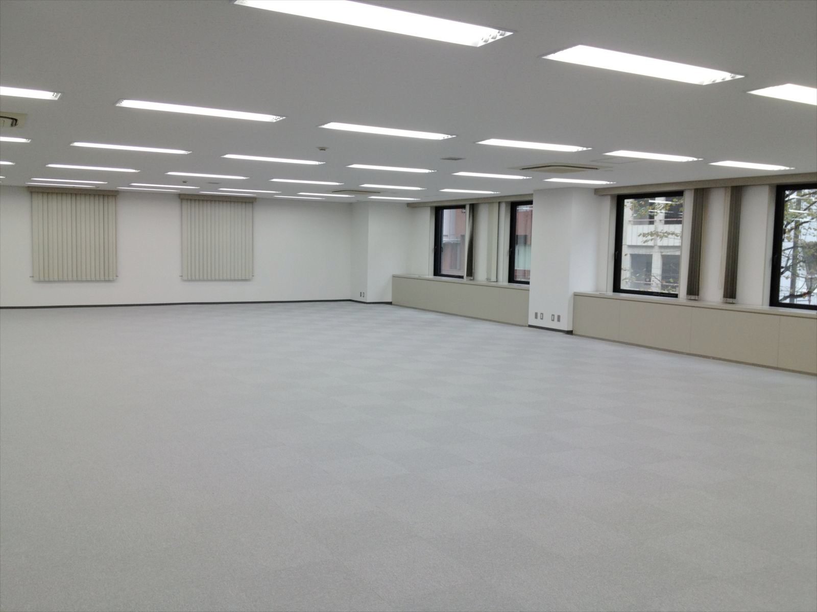 オフィス室内参考画像