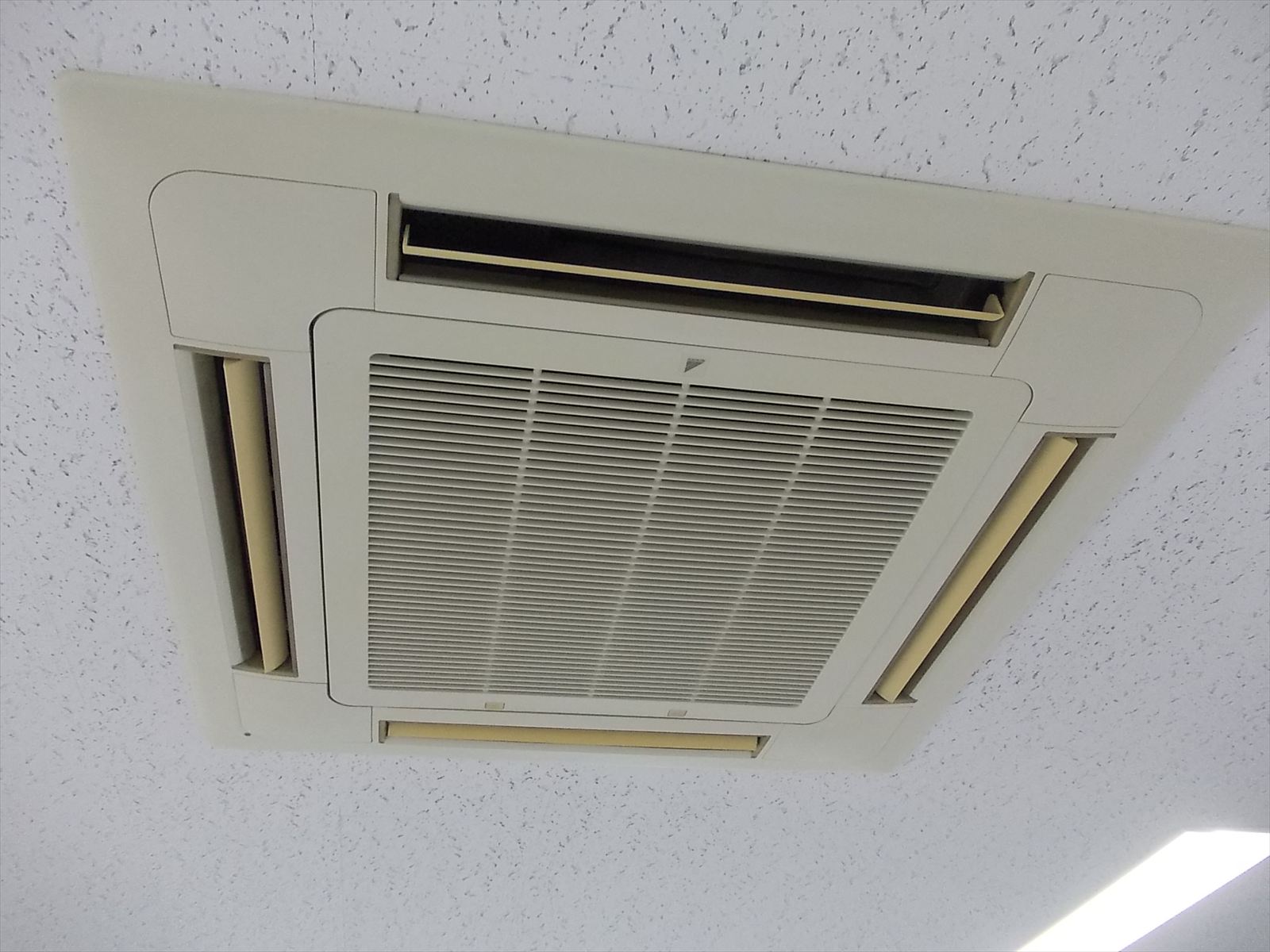空調吹き出し口