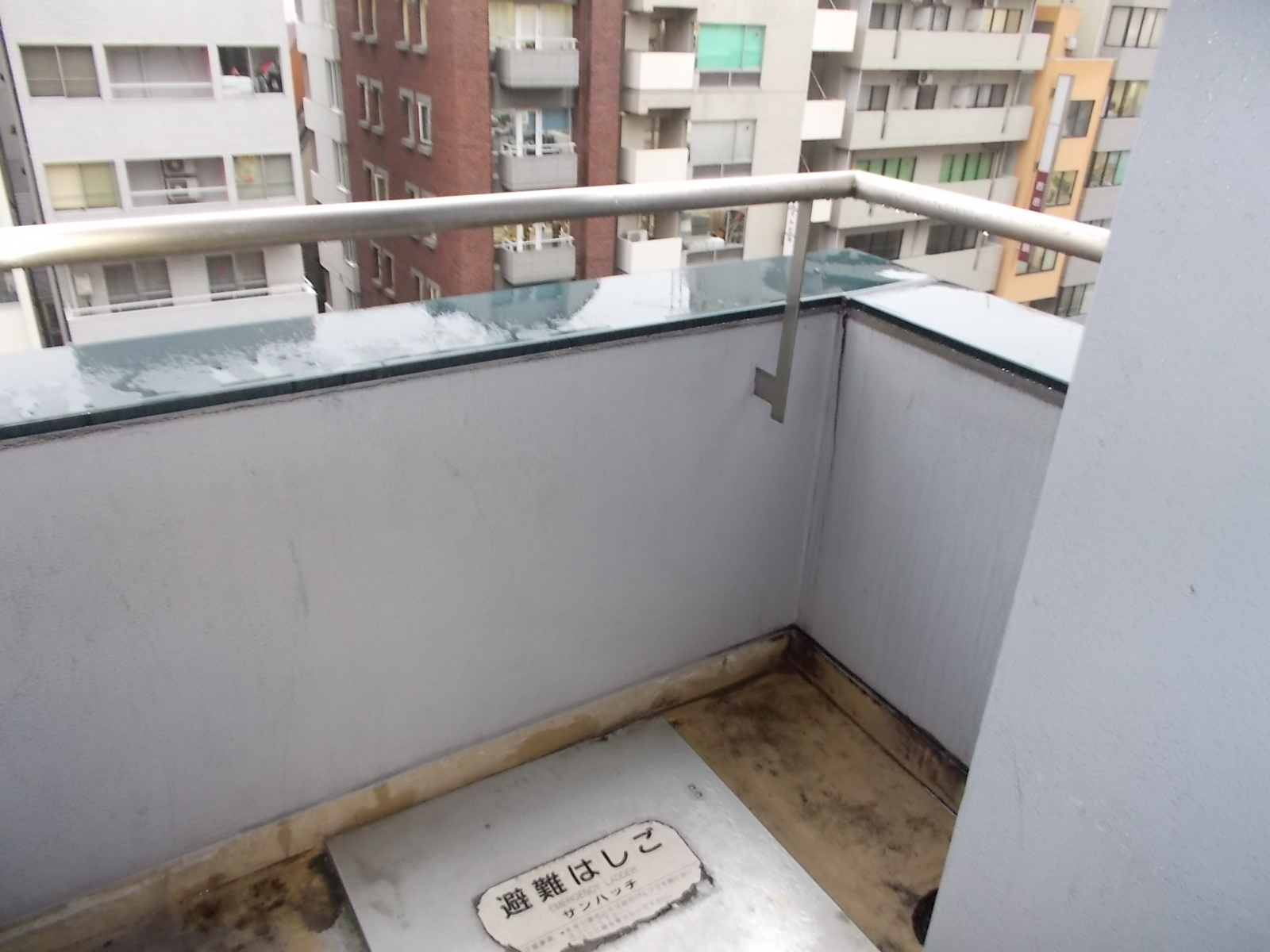 避難用バルコニー