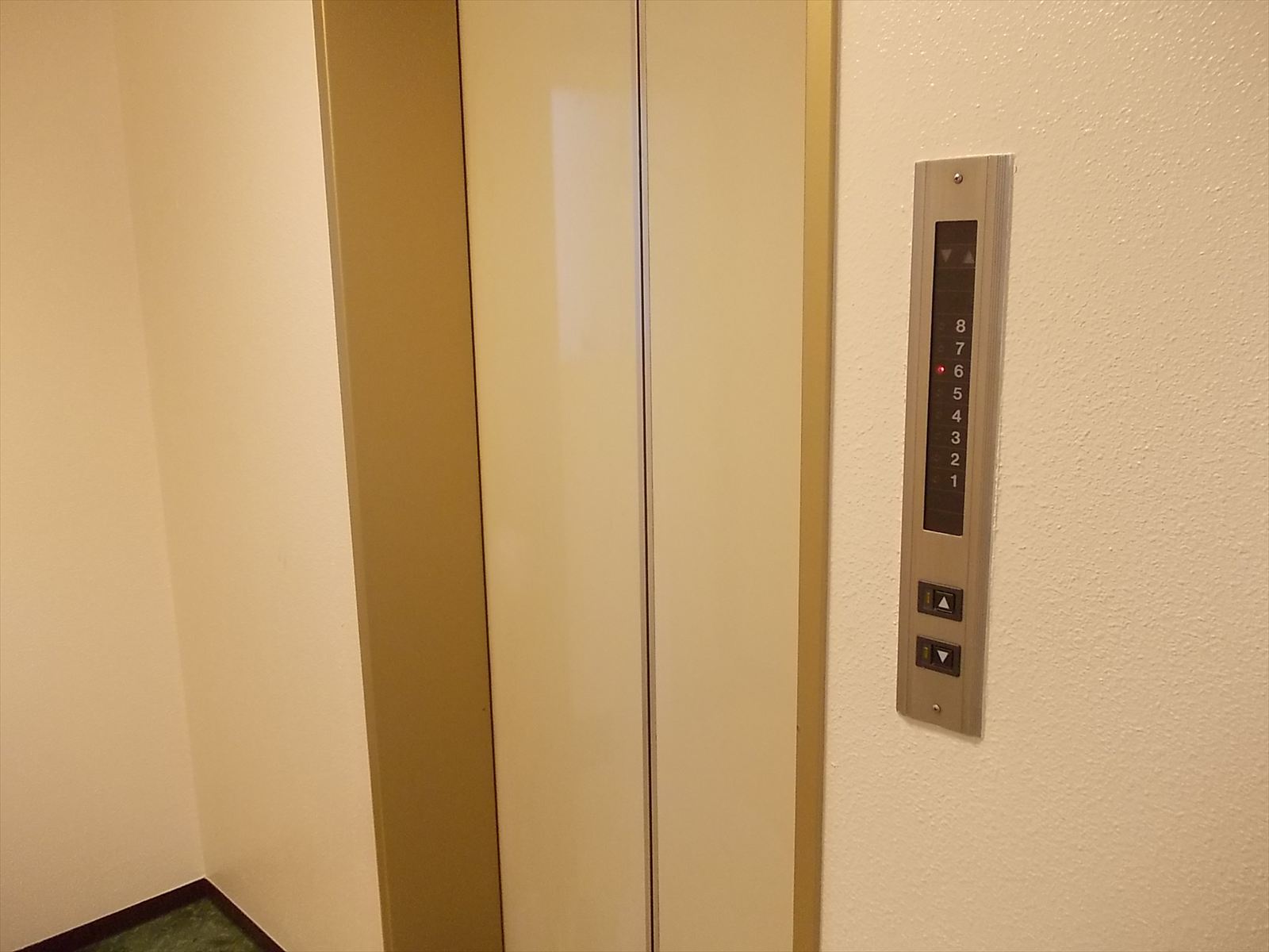 エレベーター
