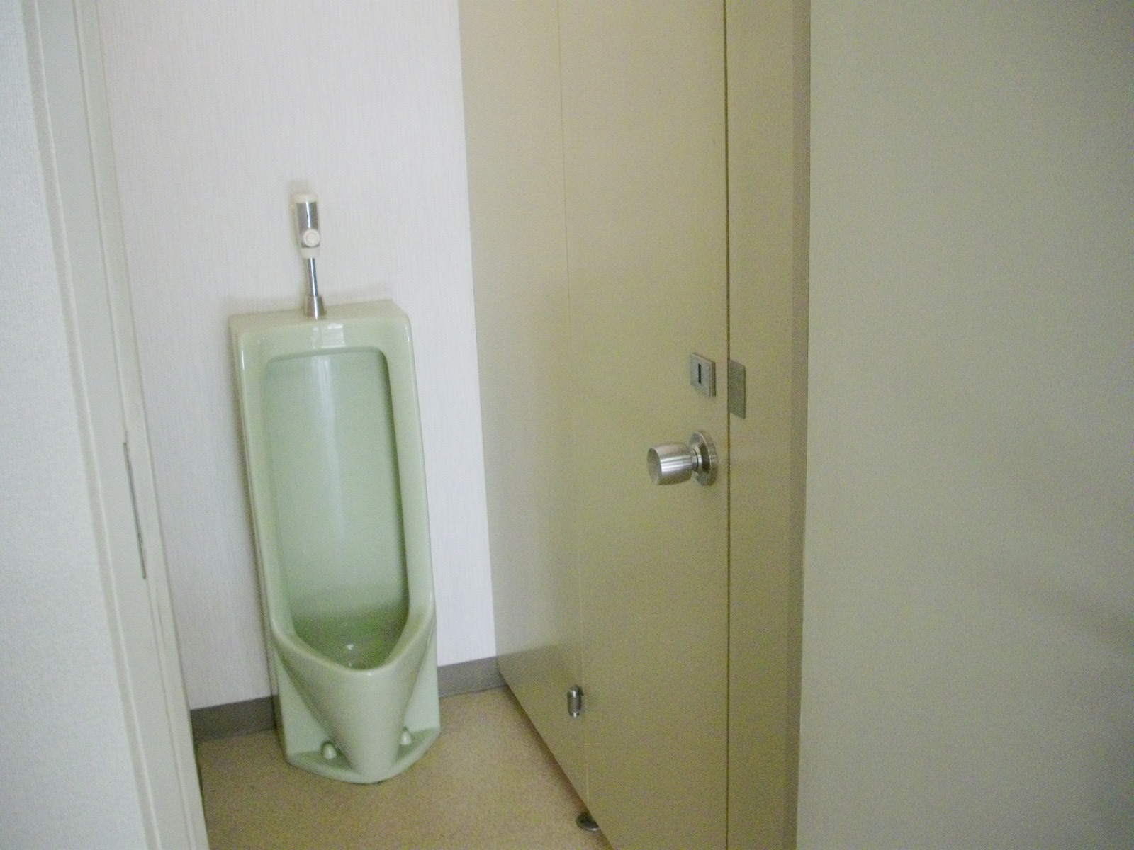 男性用トイレ