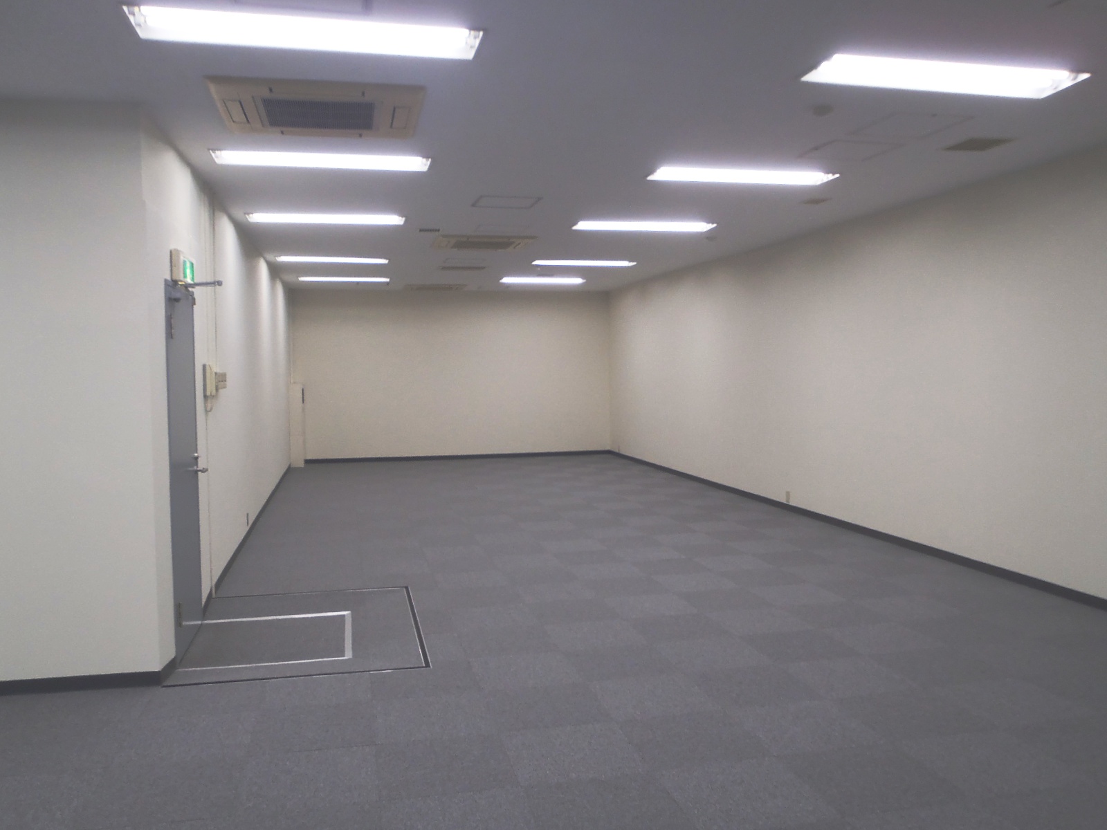 別角度からの様子