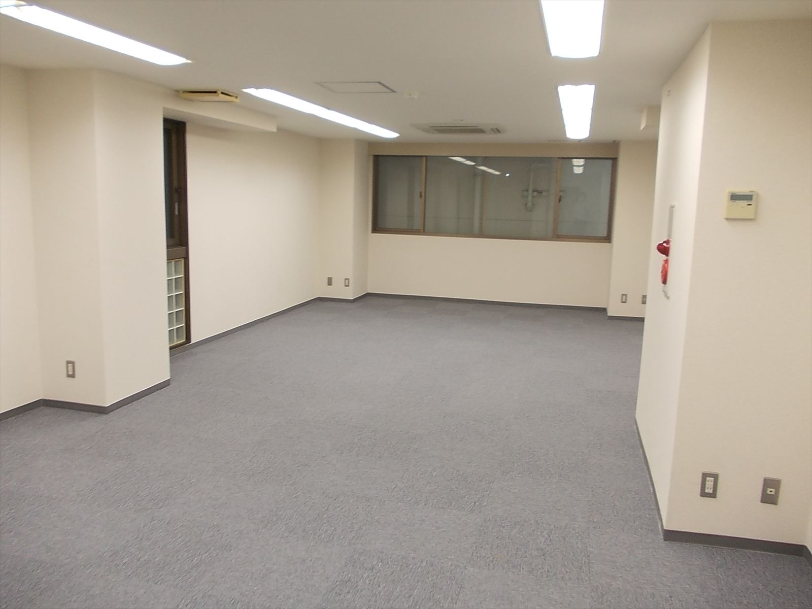 オフィス室内参考画像