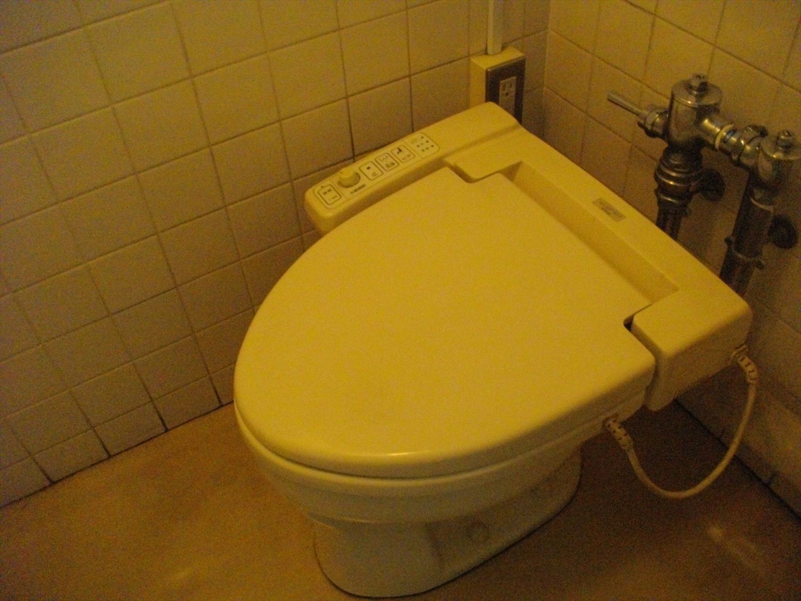 ウォシュレット付きトイレ
