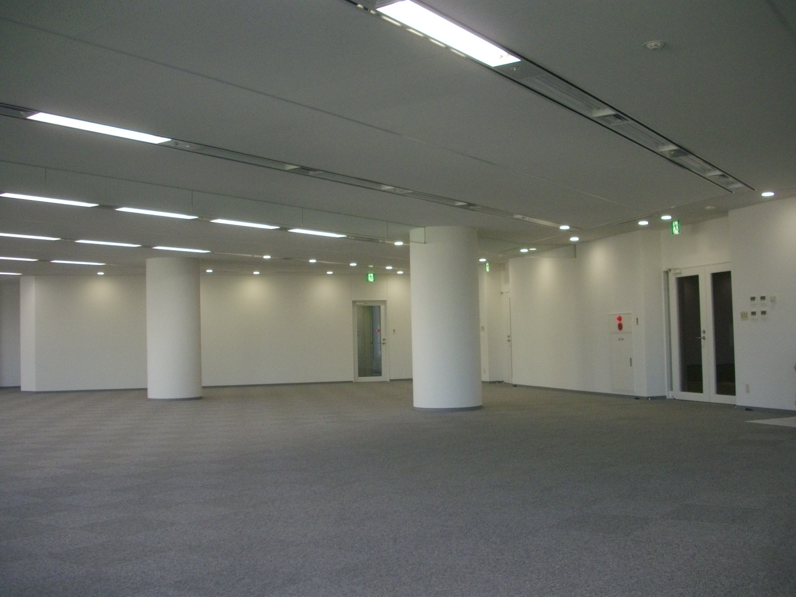 オフィス室内参考画像