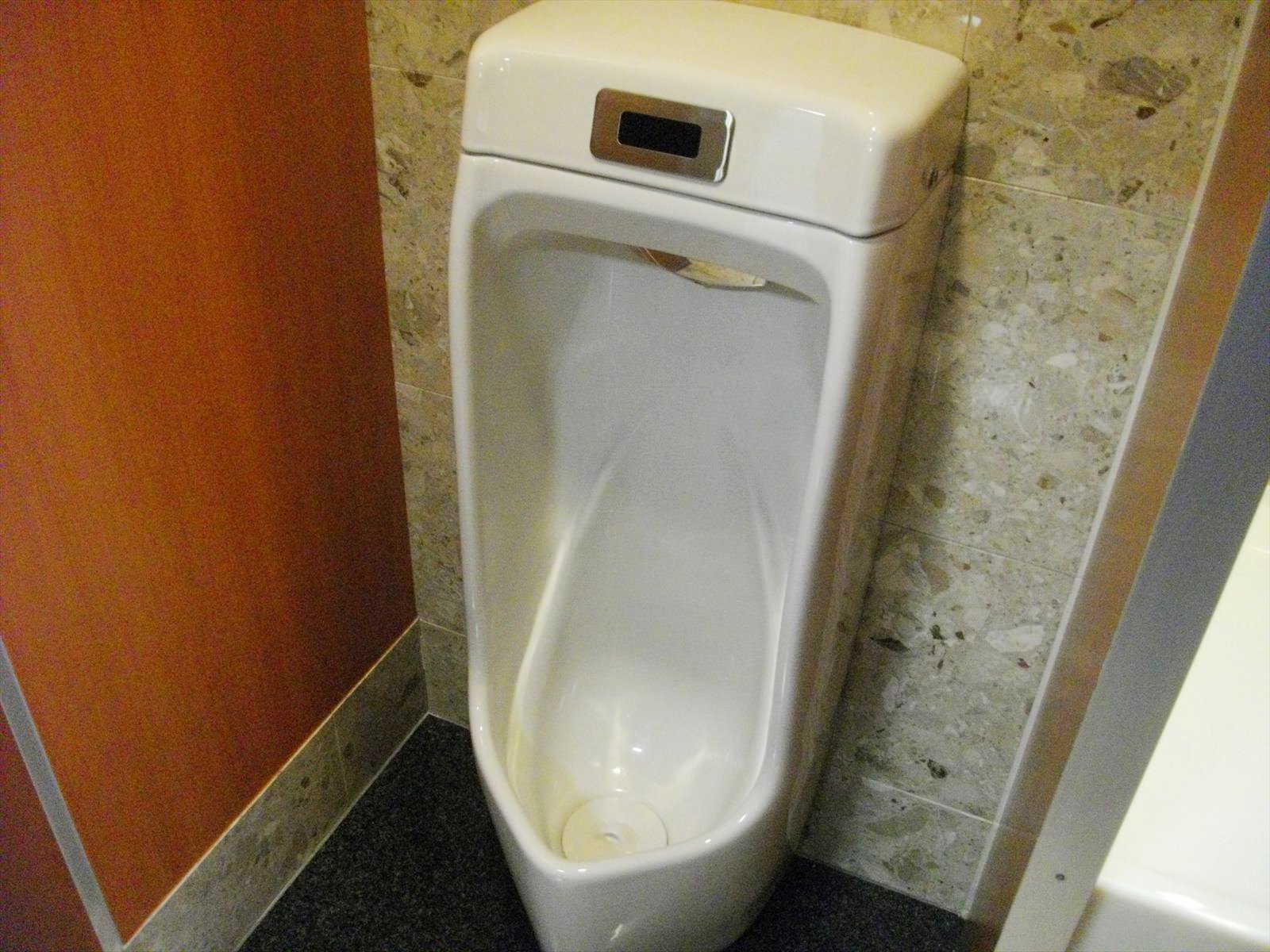男性用トイレ