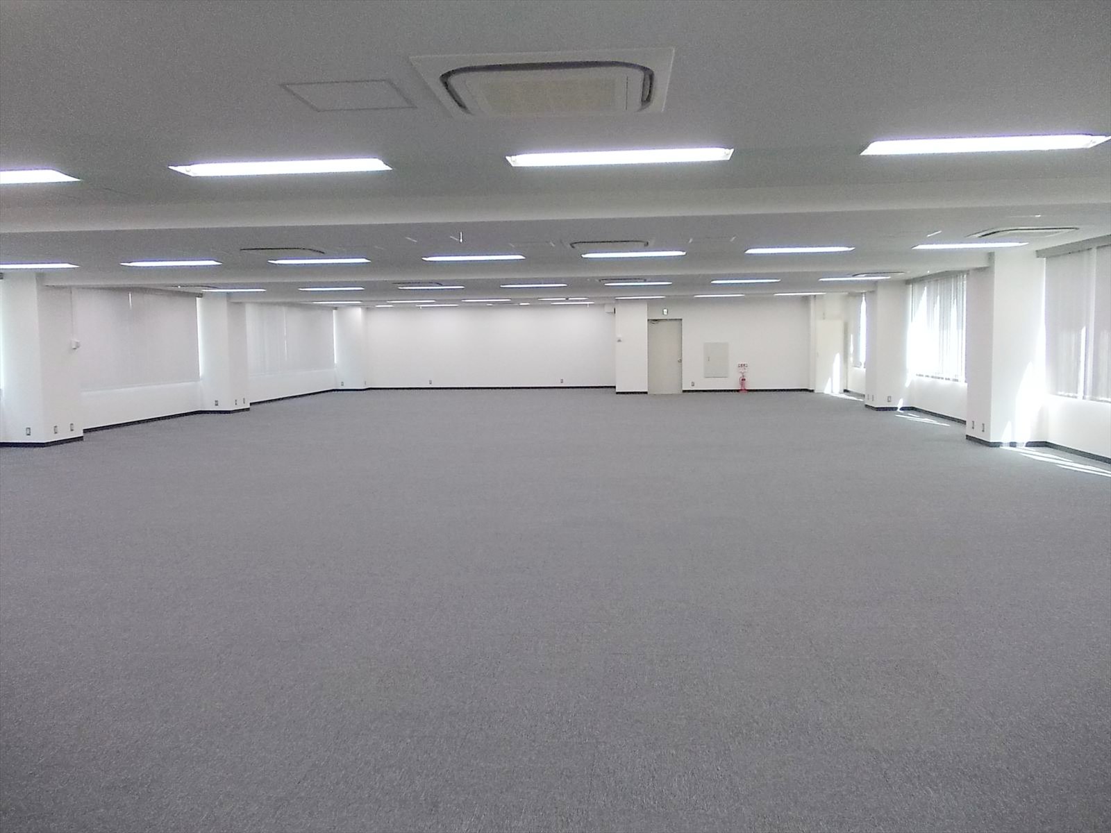 オフィス室内参考画像