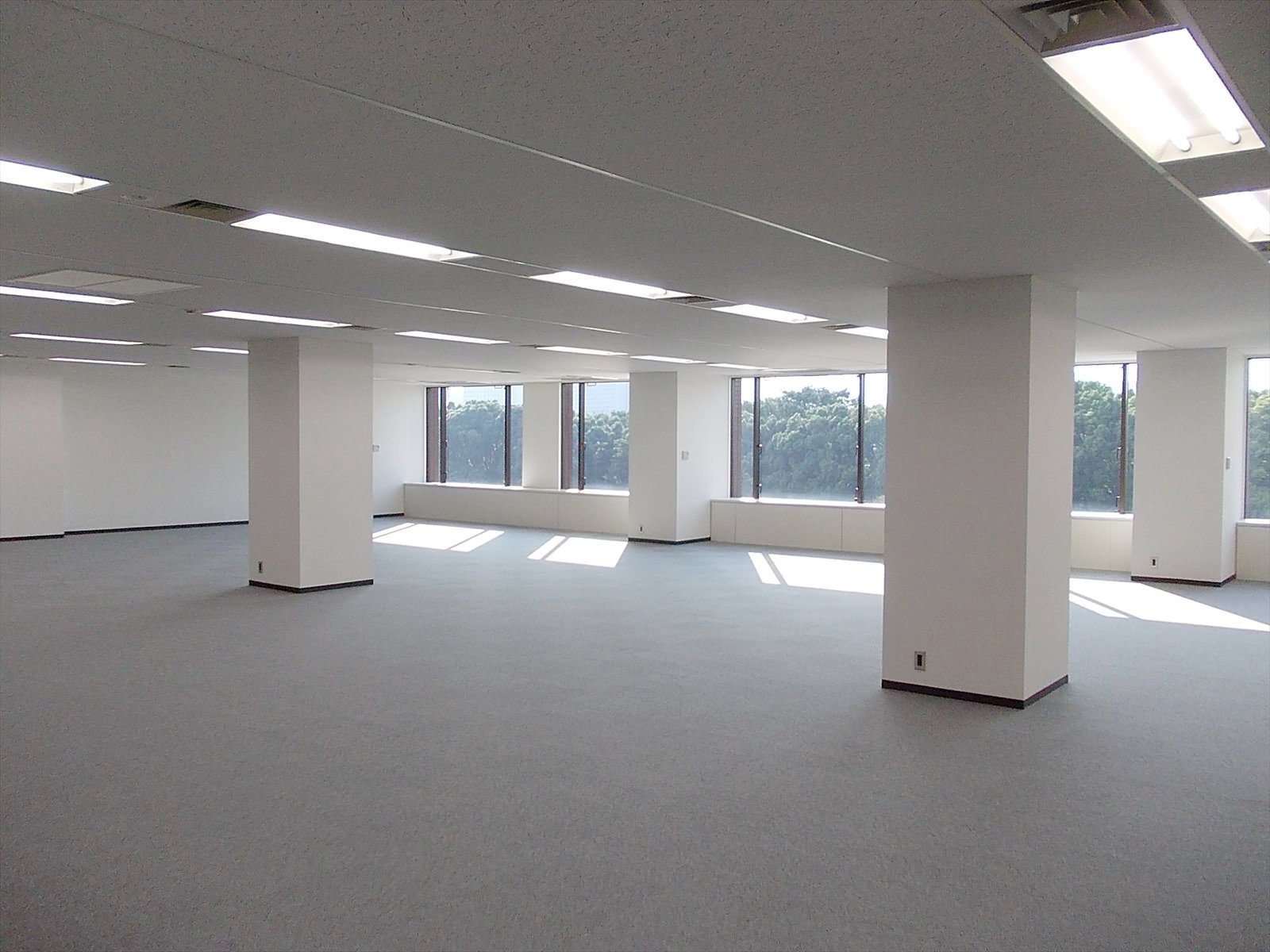 オフィス室内参考画像
