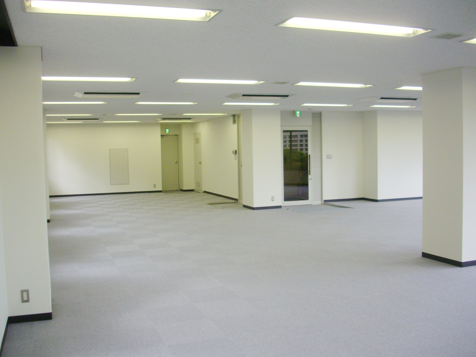 オフィス室内参考画像