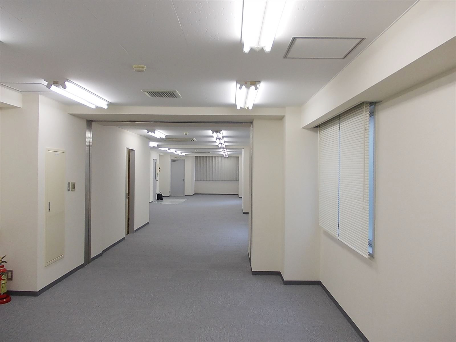 オフィス室内参考画像