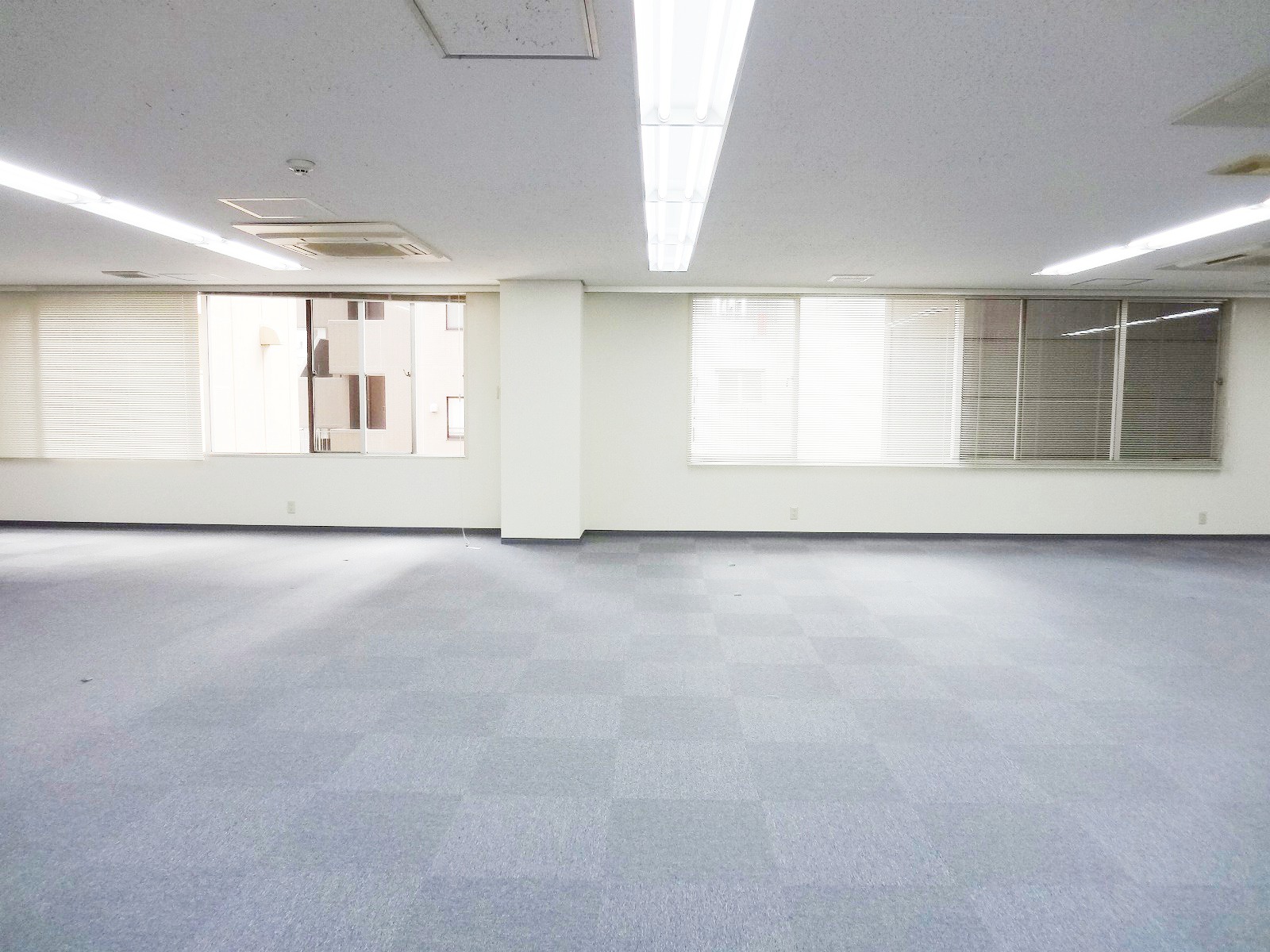オフィス室内参考画像