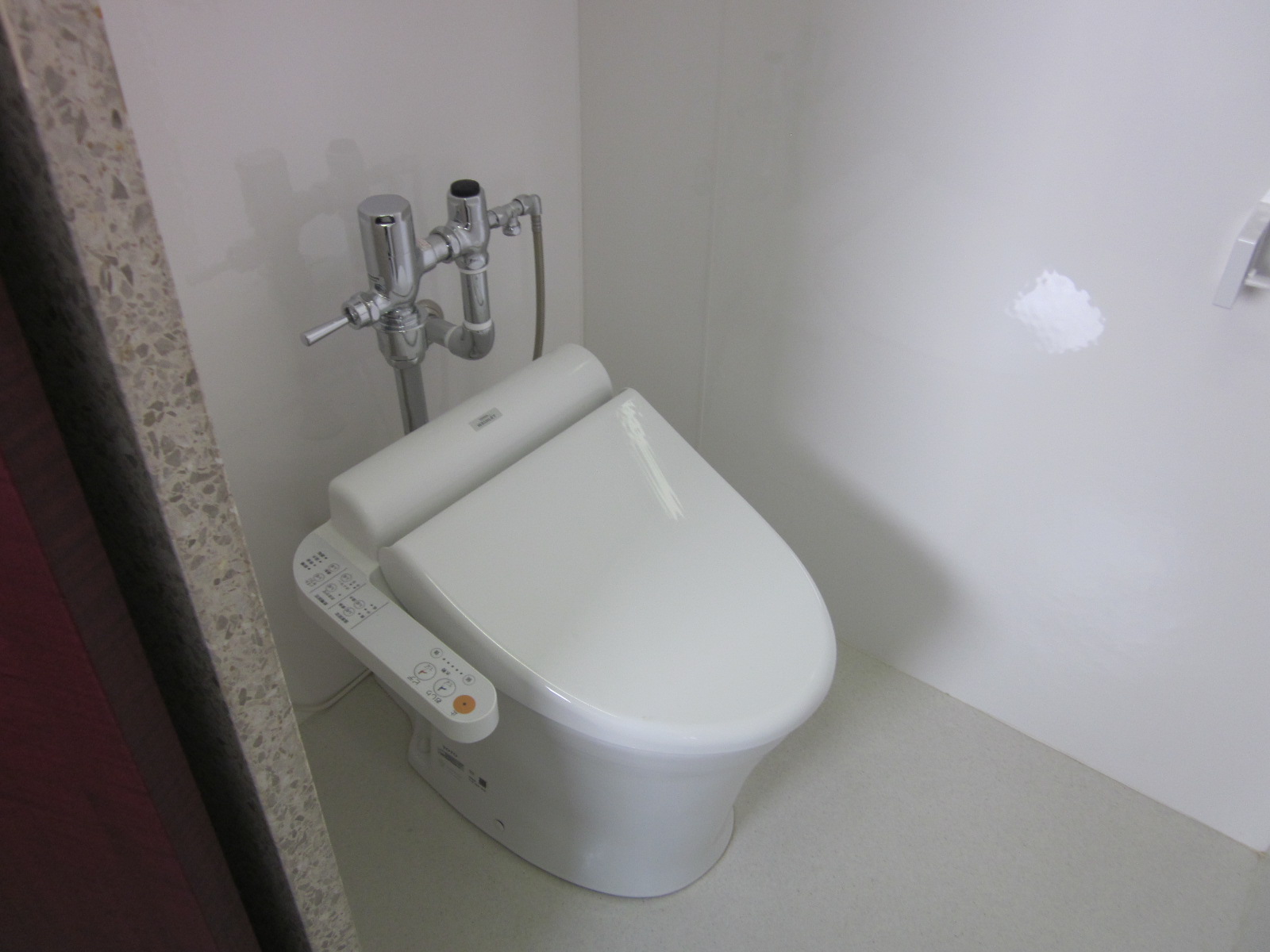男女別トイレ個室
