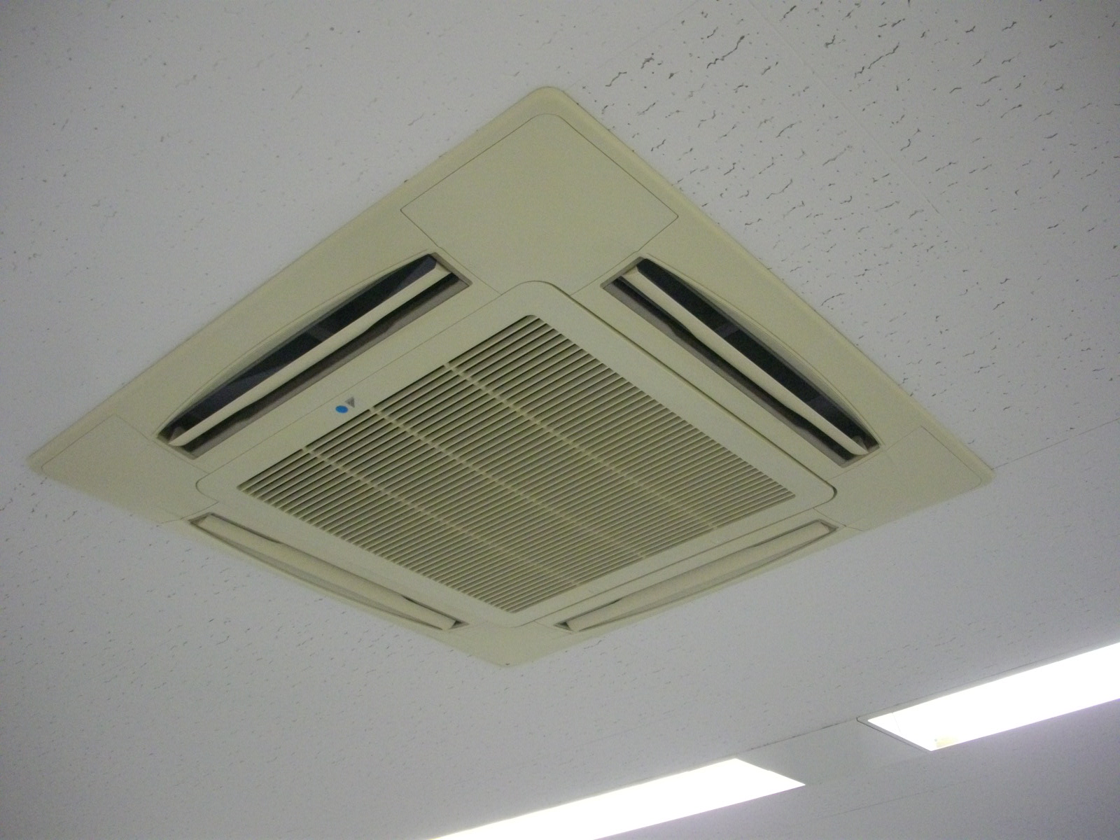 空調は個別にて調整可能