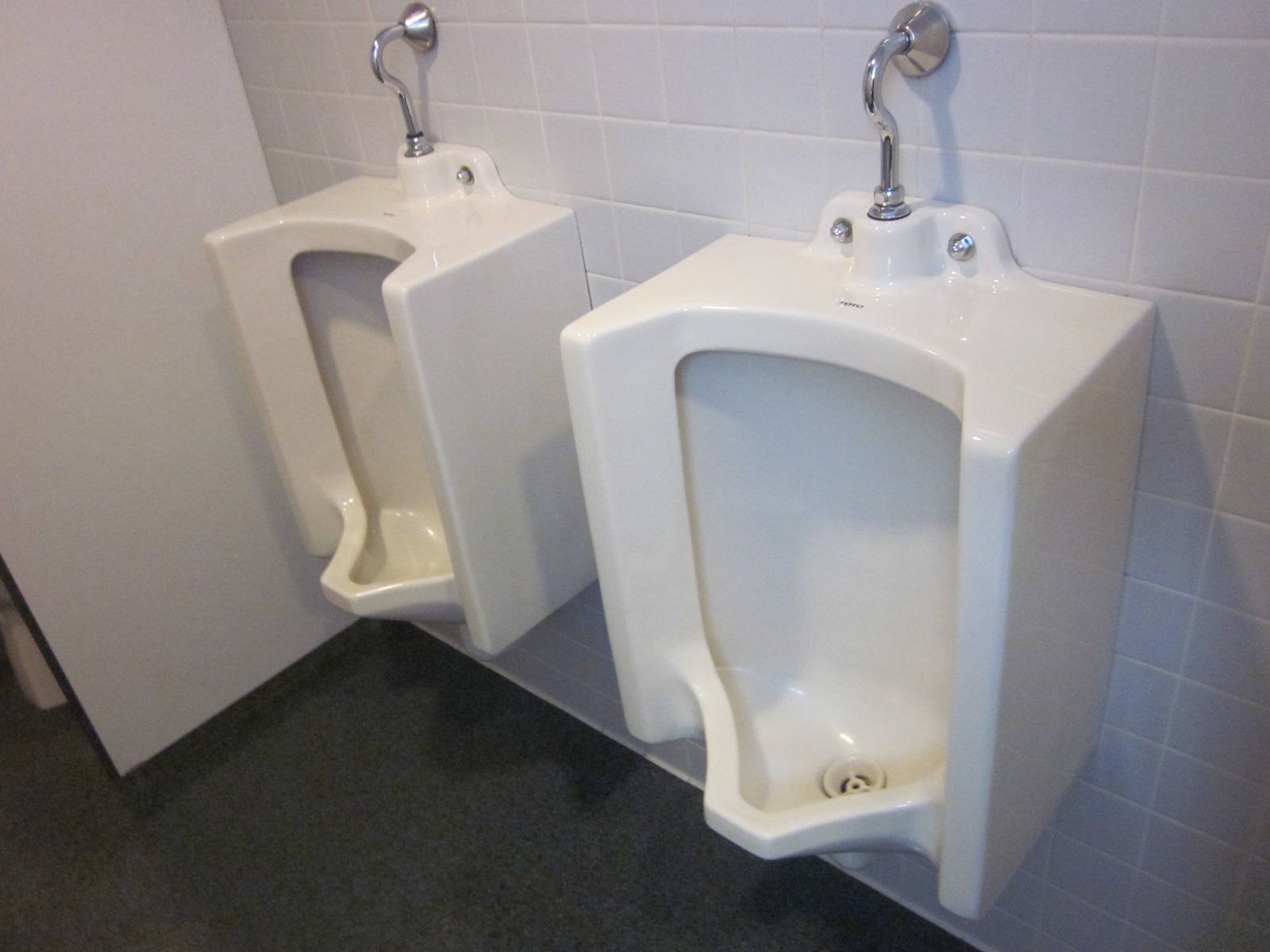 男性用トイレ