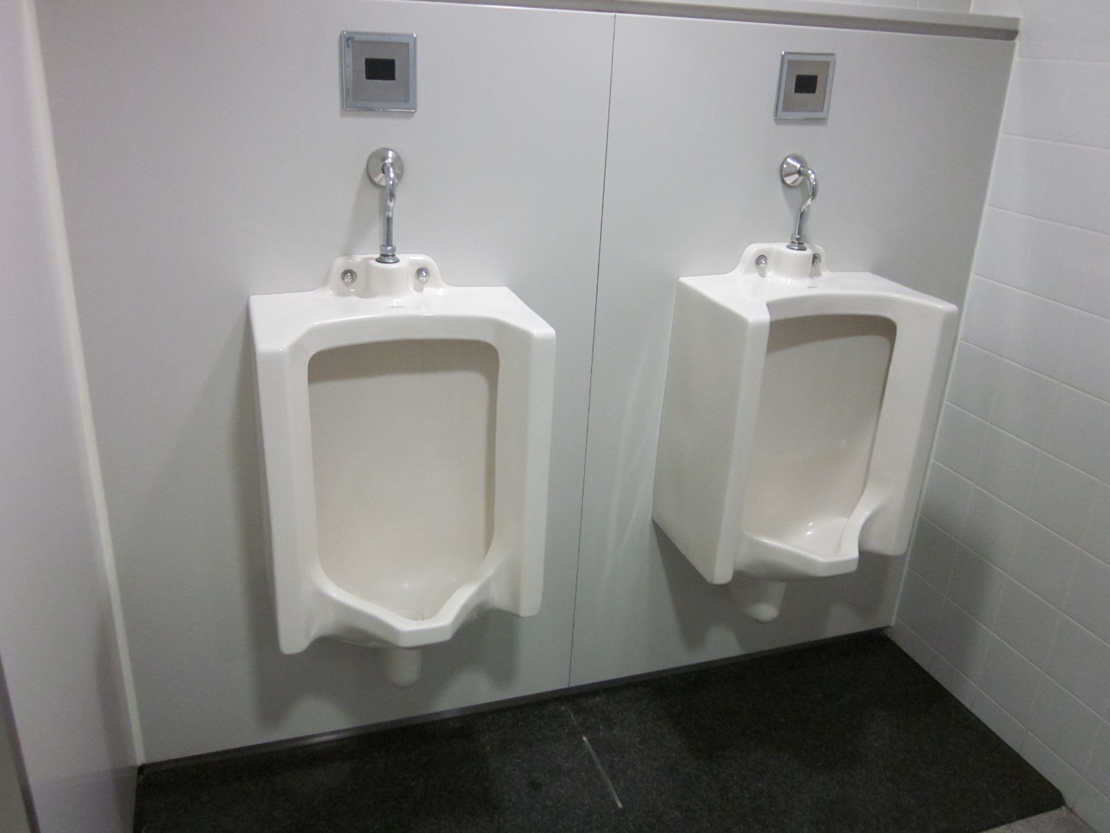男性用トイレ