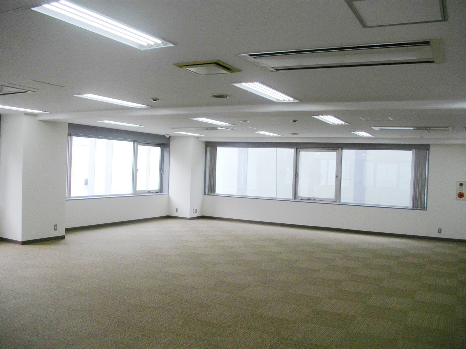 オフィス室内参考画像