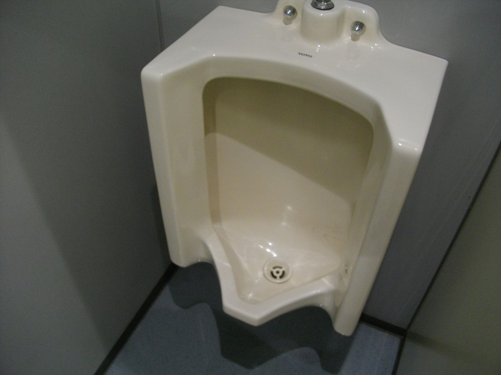 男性用トイレ