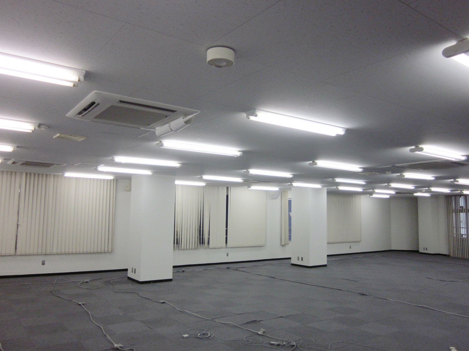 オフィス室内参考画像