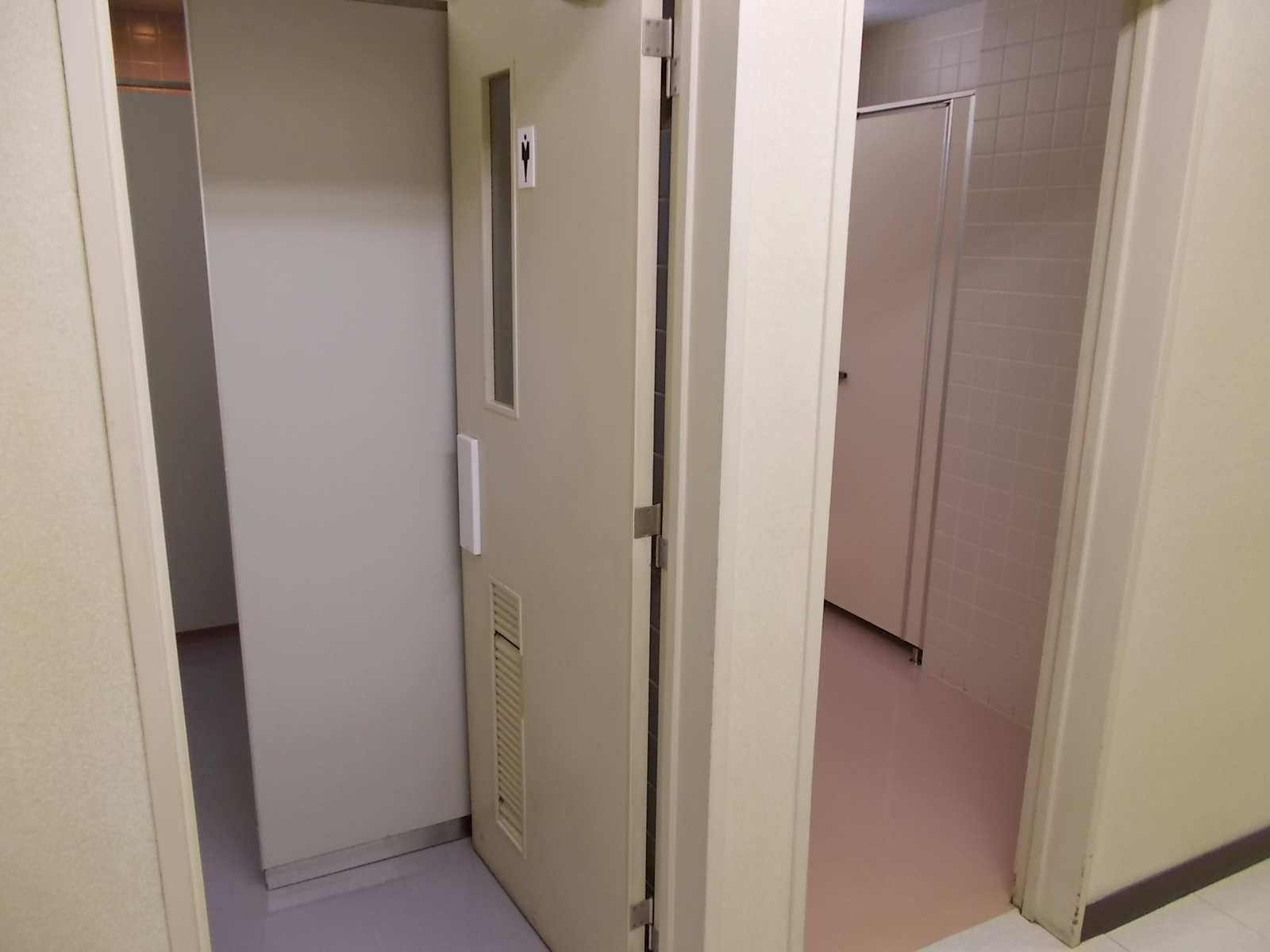 トイレ入口