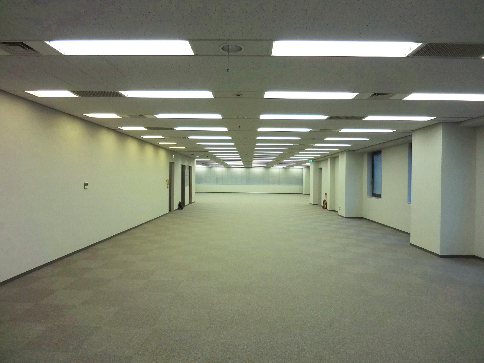 オフィス室内参考画像