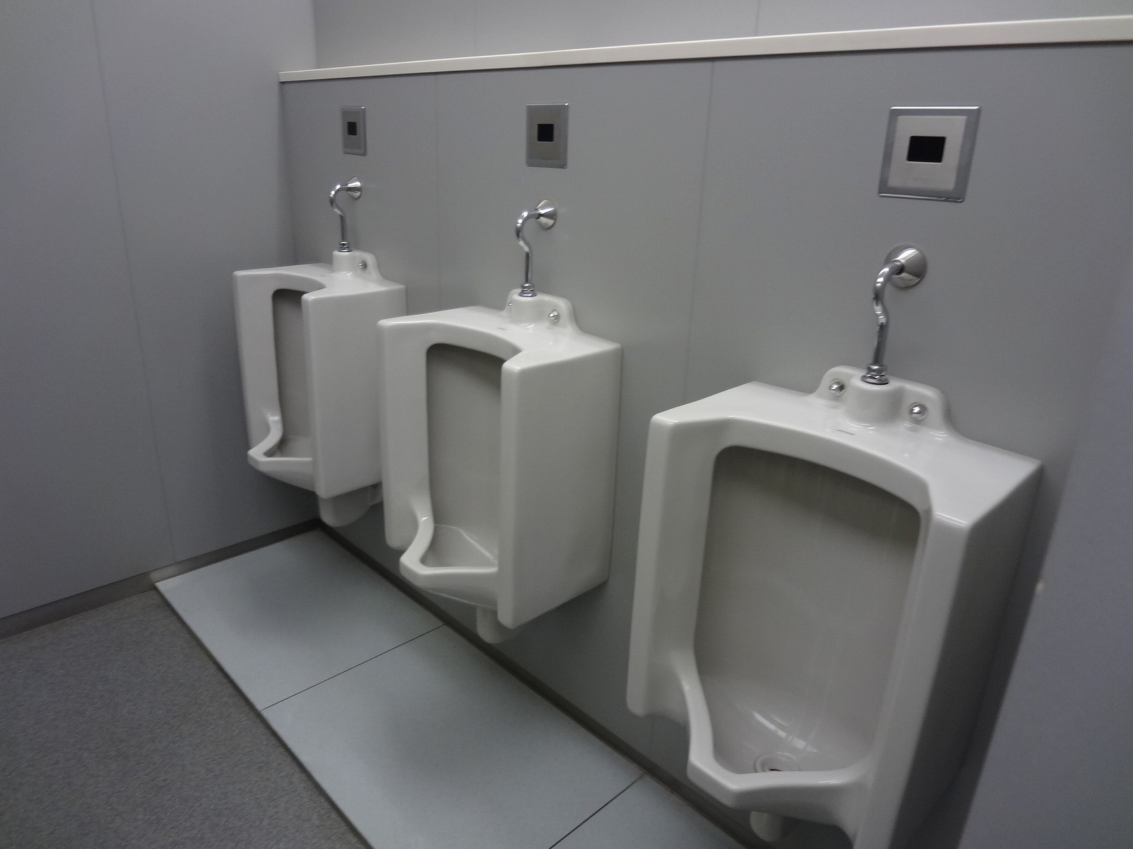 男性用トイレ