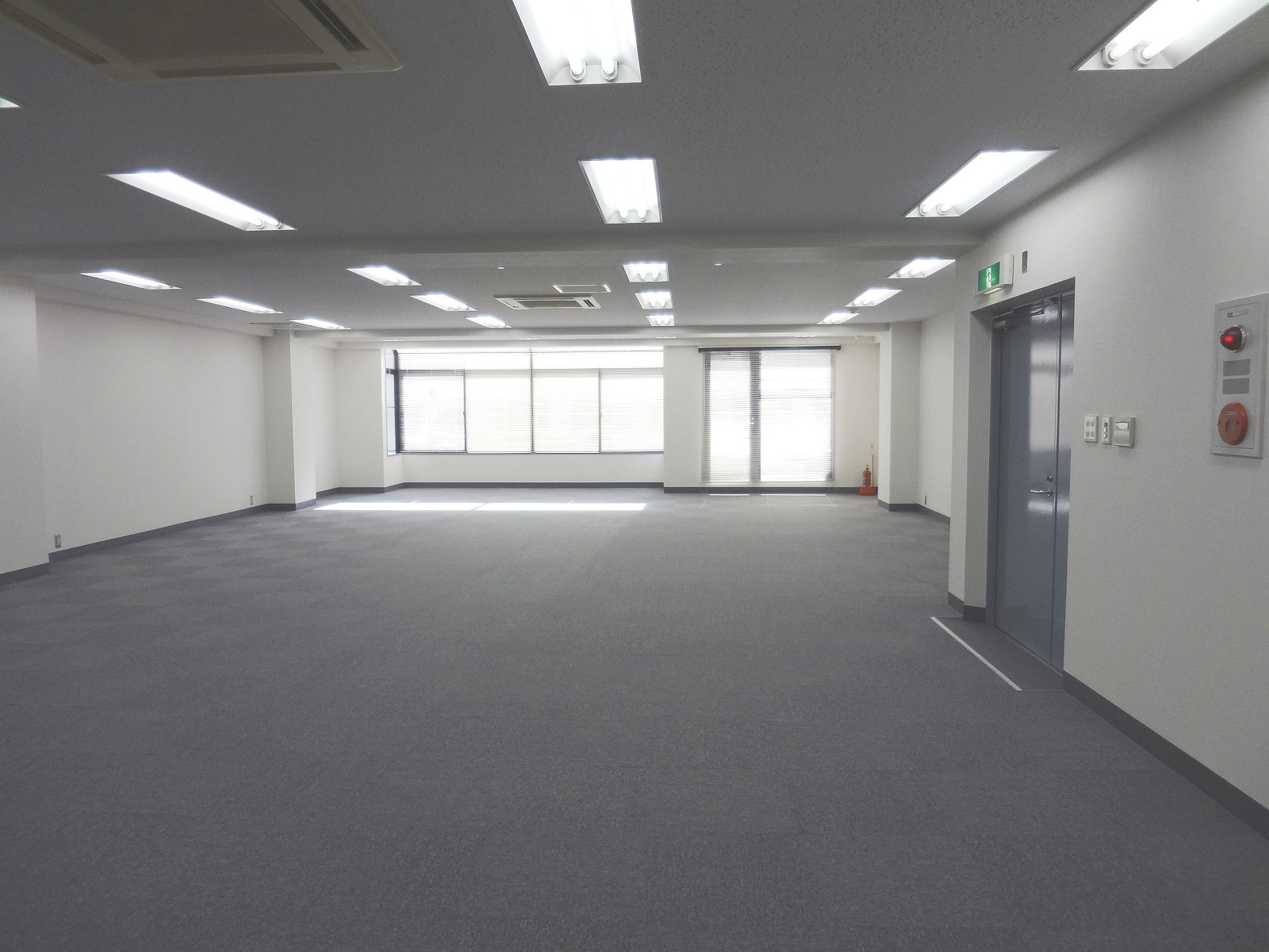 オフィス室内参考画像