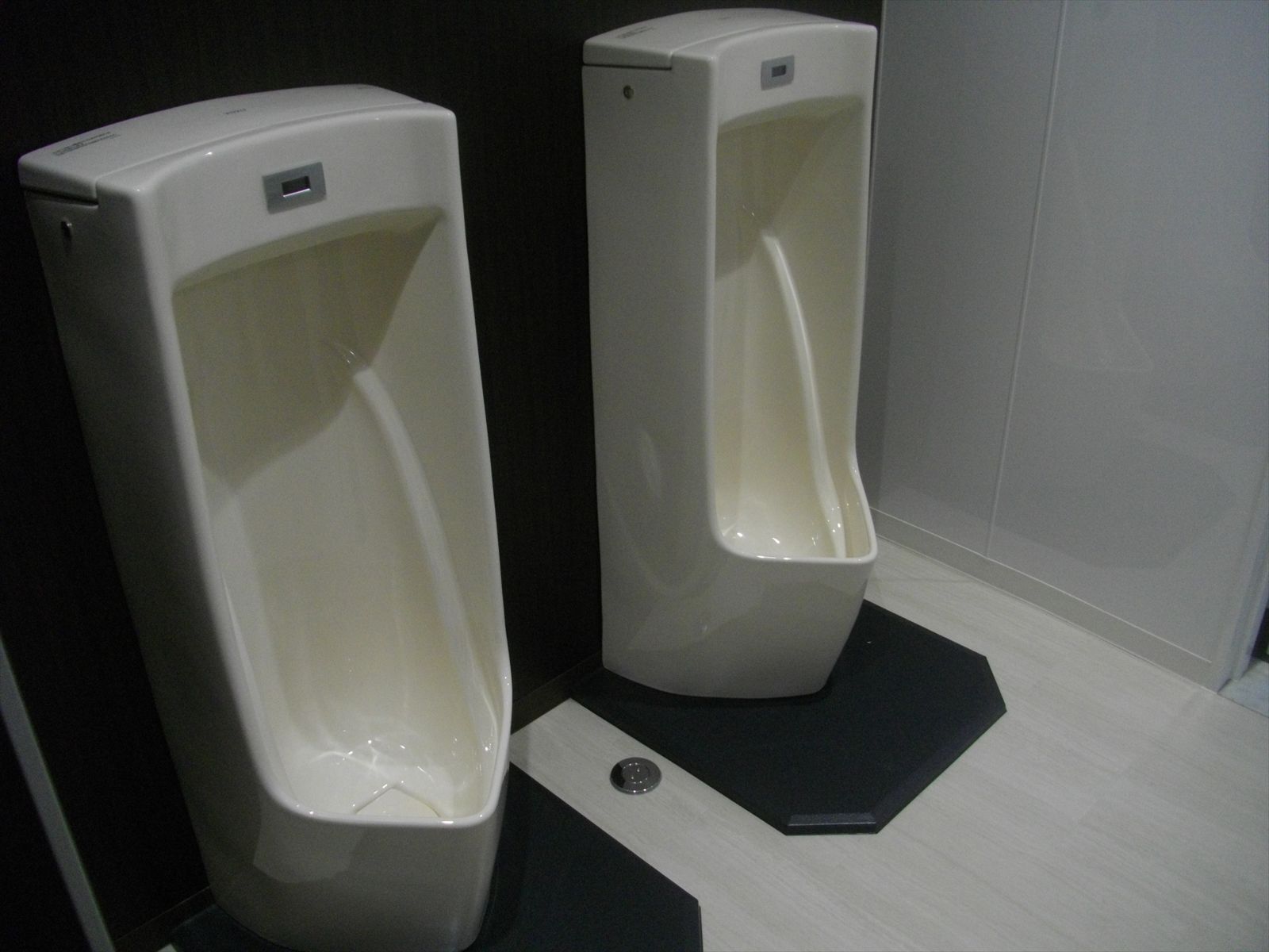 男性用トイレ